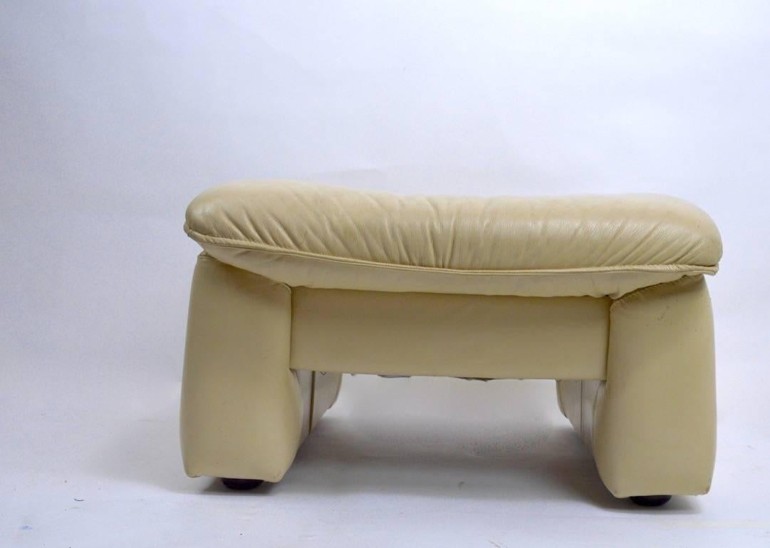 20th Century White Leather Ottoman Pouf after Magistretti