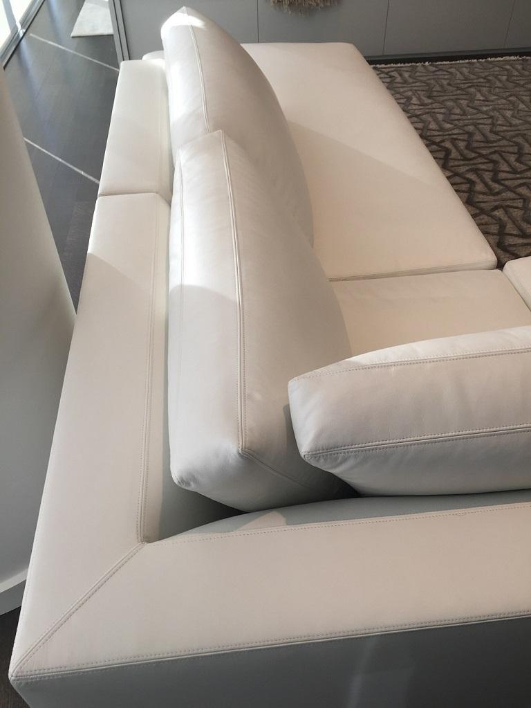 White Leather Sectional, Atelier Gary Lee Chai Ming Studios  (Moderne) im Angebot