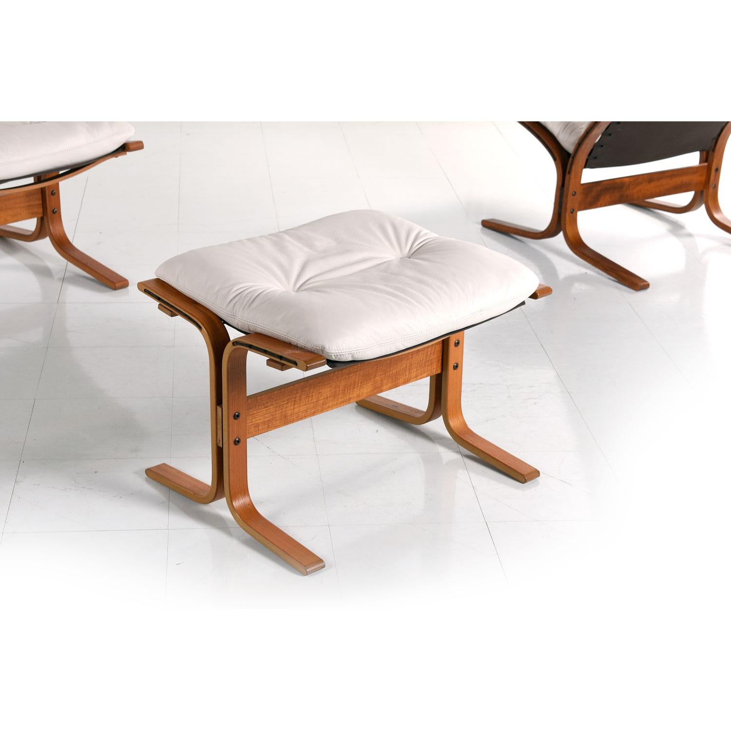 Late 20th Century White Leather Siesta Lounge Chairs and Ottoman by Ekornes of Norway