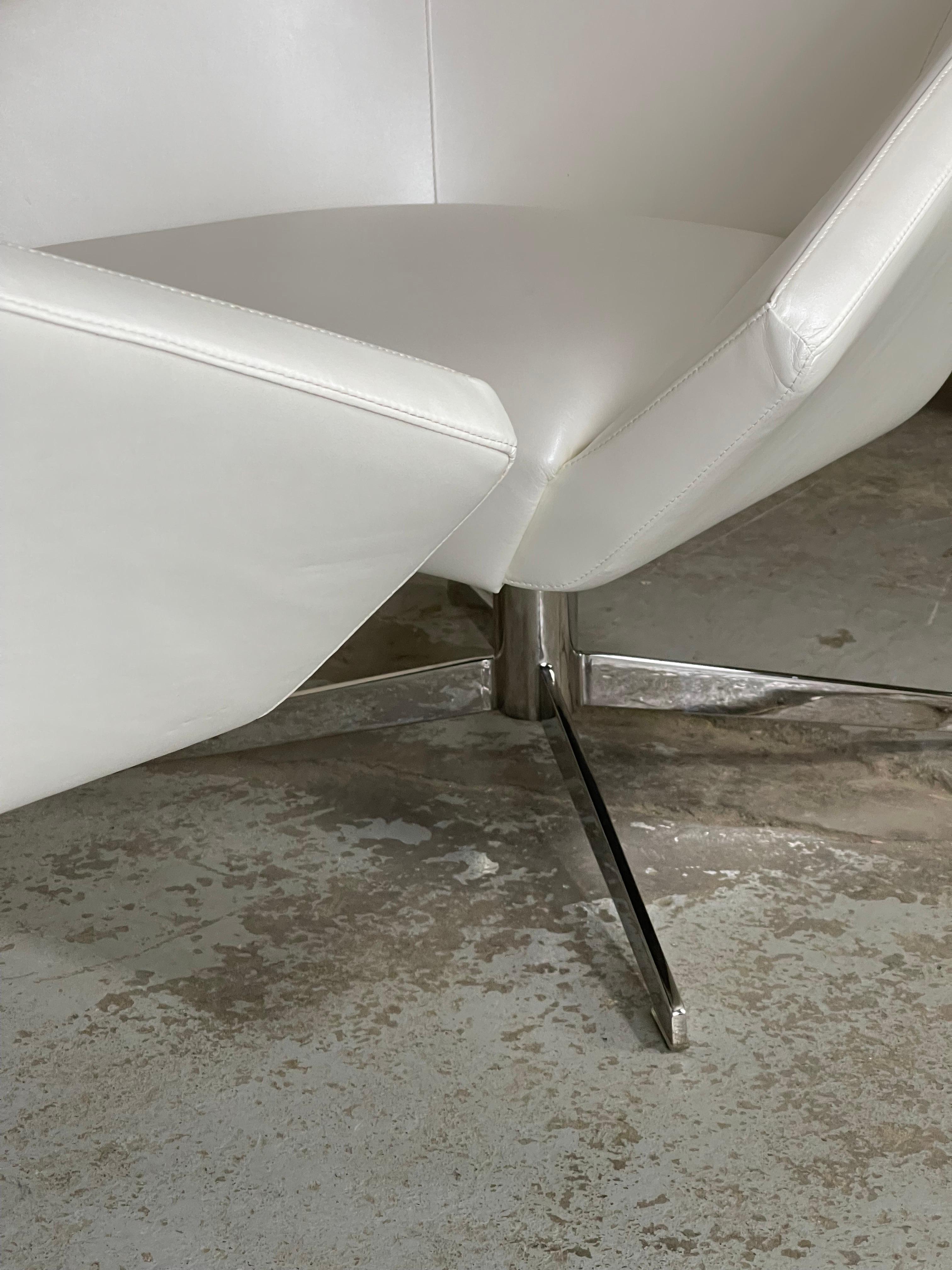 White Leather Swivel Lounge Chairs by Jeffrey Bernett for Bernhardt 3