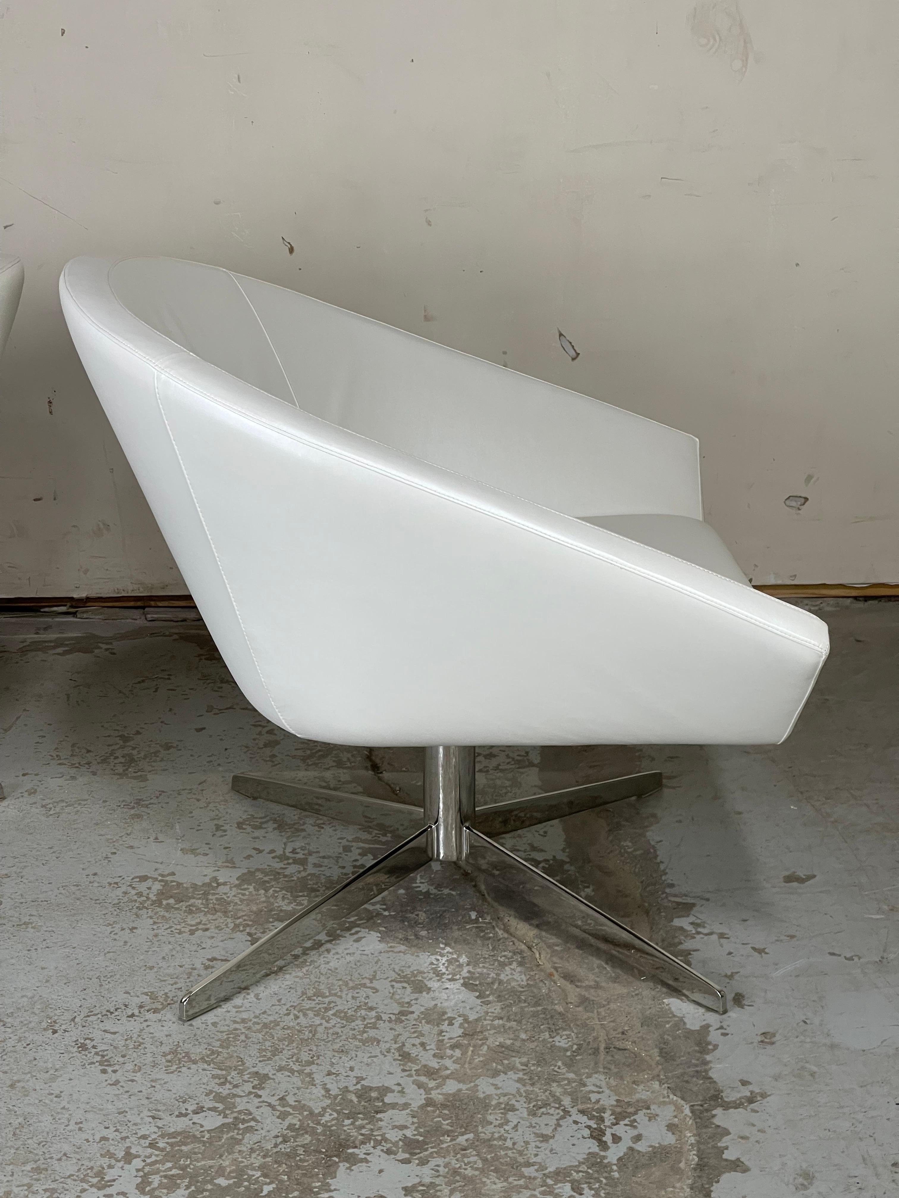 White Leather Swivel Lounge Chairs by Jeffrey Bernett for Bernhardt 5