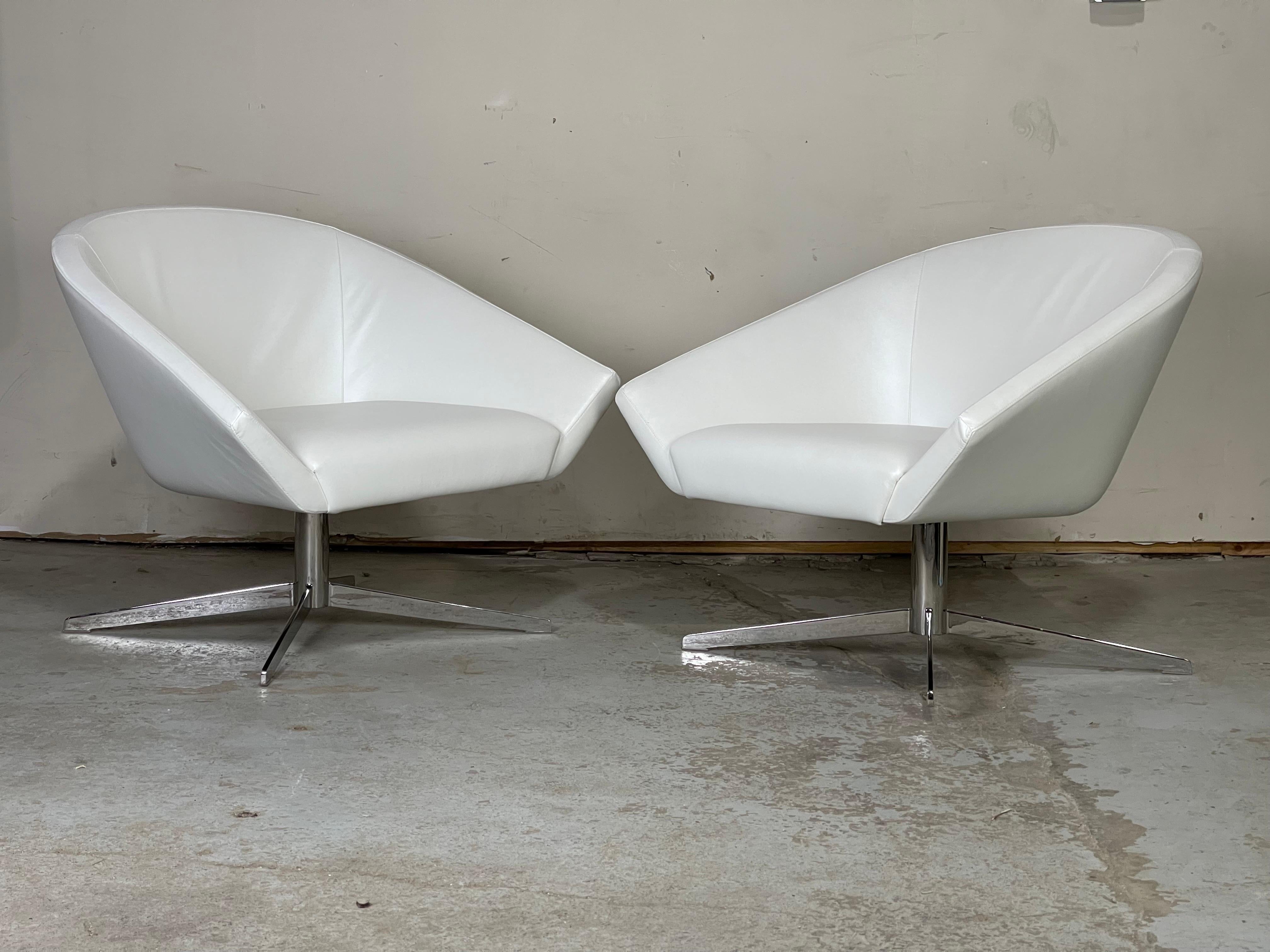 Mid-Century Modern White Leather Swivel Lounge Chairs by Jeffrey Bernett for Bernhardt