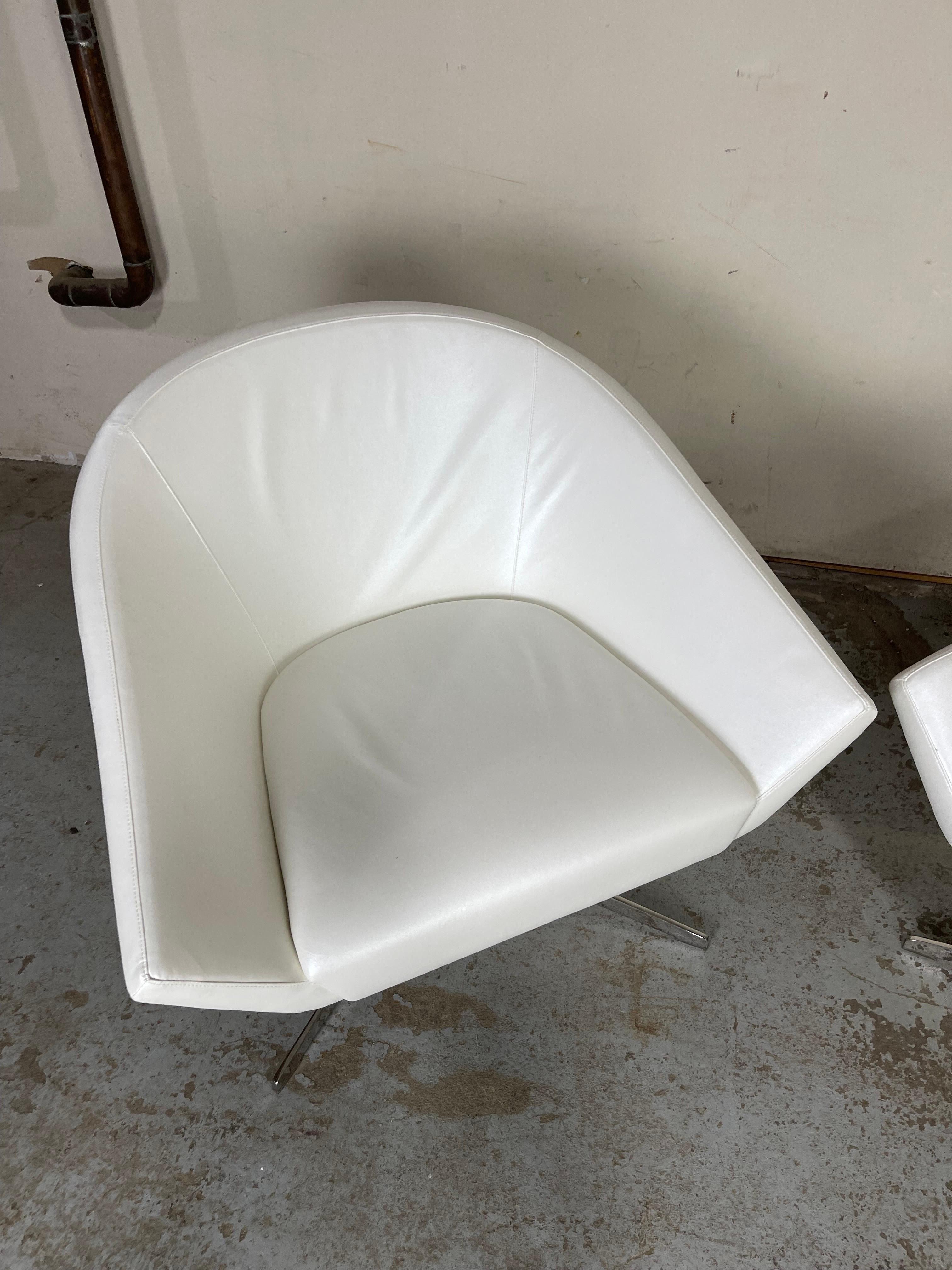 Contemporary White Leather Swivel Lounge Chairs by Jeffrey Bernett for Bernhardt