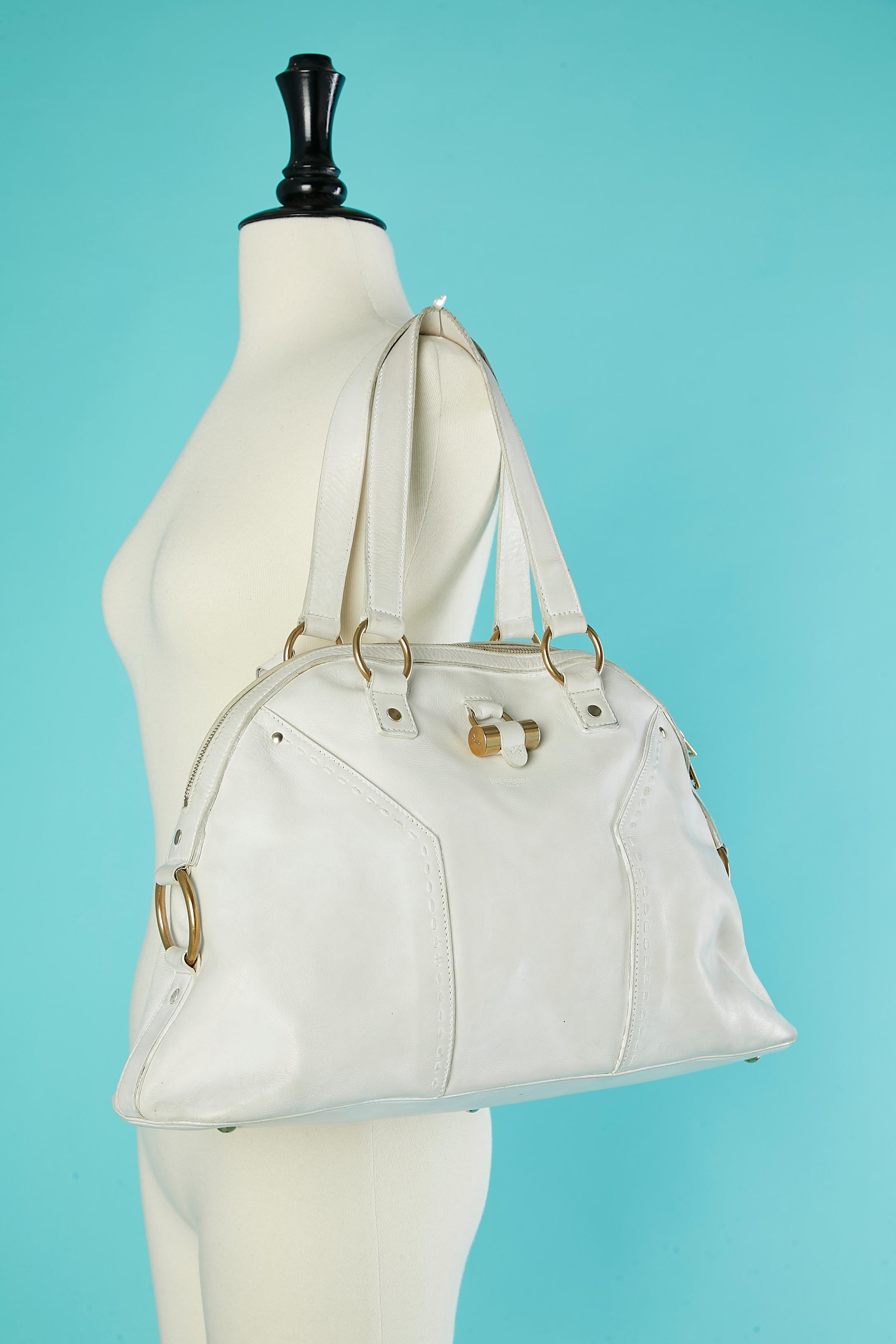 Borsa con manico in pelle bianca 
