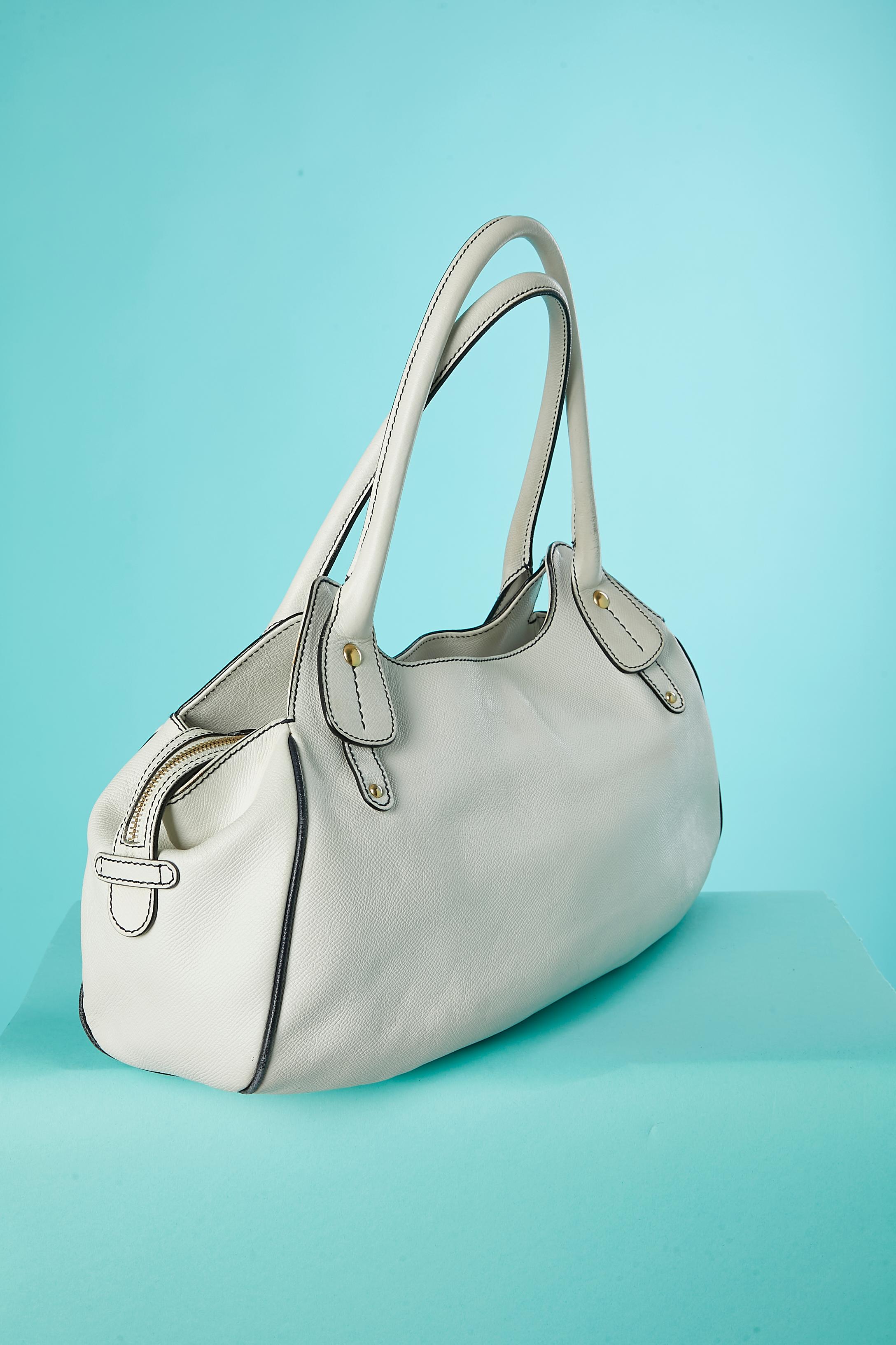 White leather top handle bag Salvatore Ferragamo  In Excellent Condition For Sale In Saint-Ouen-Sur-Seine, FR