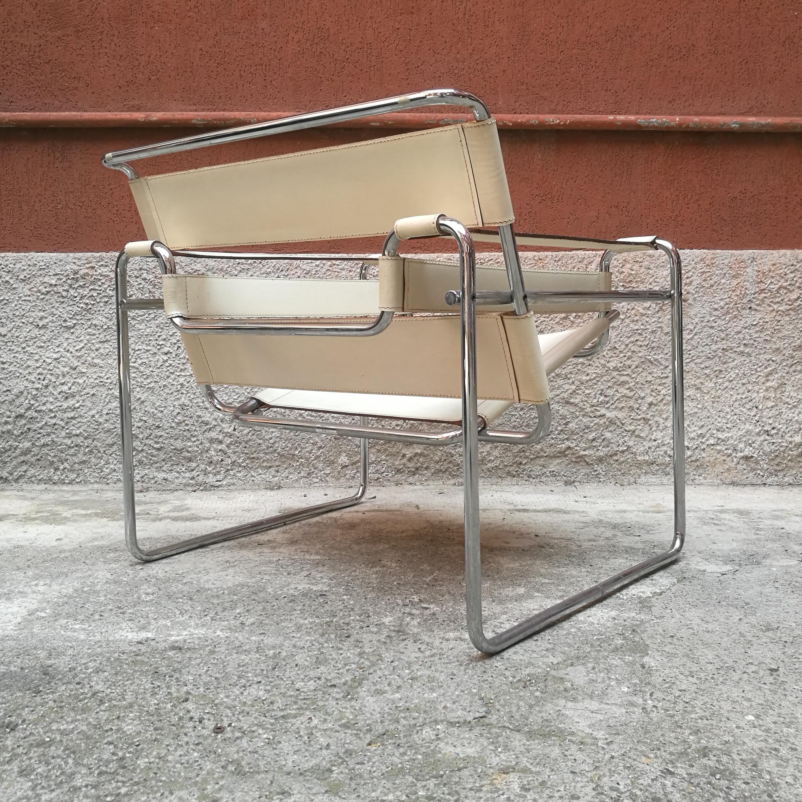 White leather Wassily armchair by Marcel Breuer for Gavina, 1968.
Mod.B3 armchair by Marcel Breuer, well known as Wassily, was designed in 1925. This superb white leather version comes from seventies, from a house of architects and sculptors set in