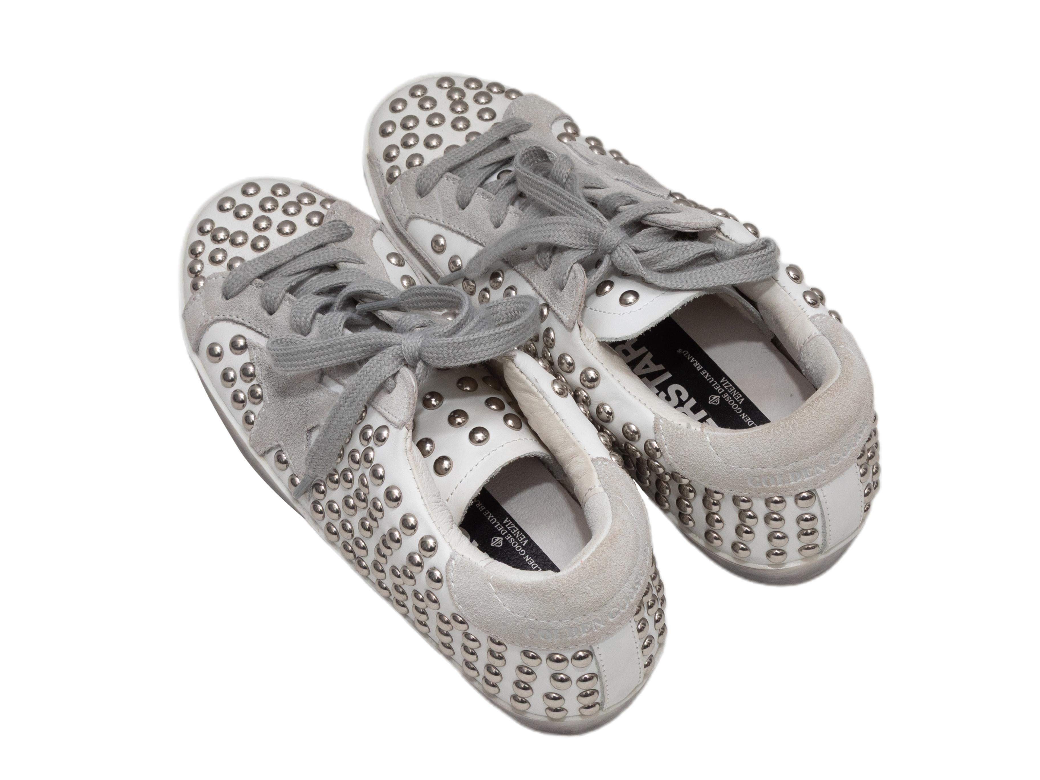 White & Light Grey Golden Goose Studded Low-Top Sneakers Size 6 (Grau) im Angebot