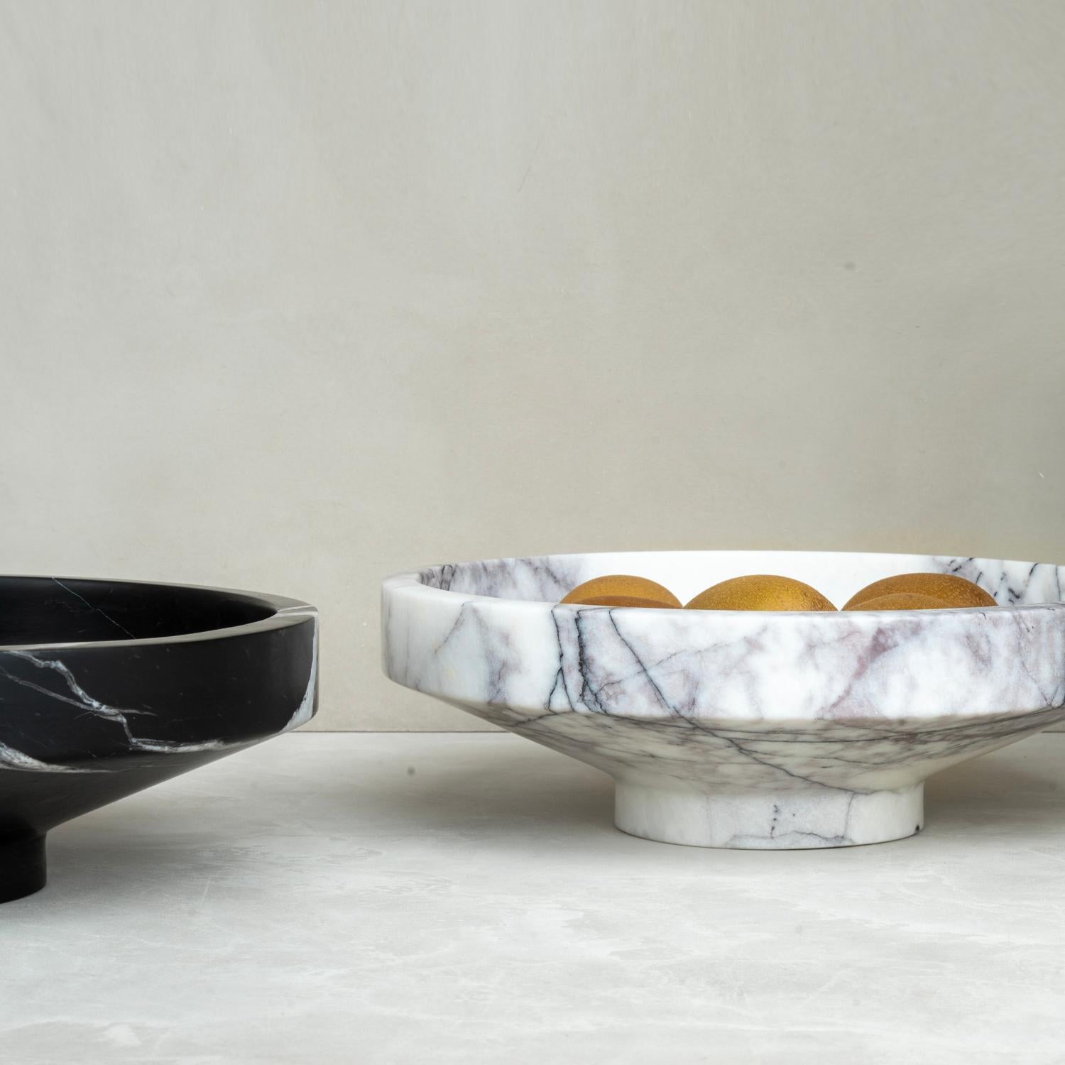 Moderne Bol étroit en marbre blanc lilas en vente