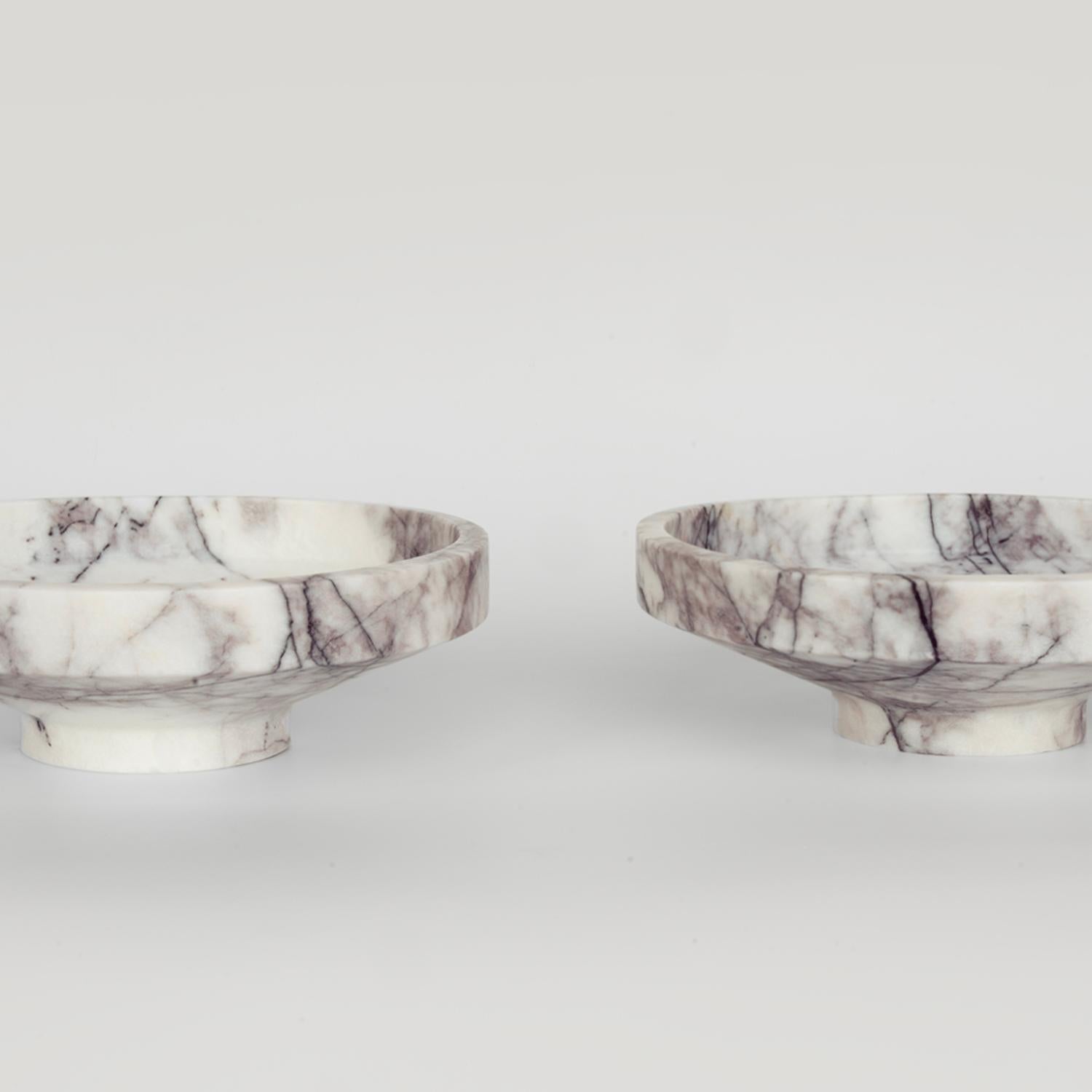 XXIe siècle et contemporain Bol étroit en marbre blanc lilas en vente