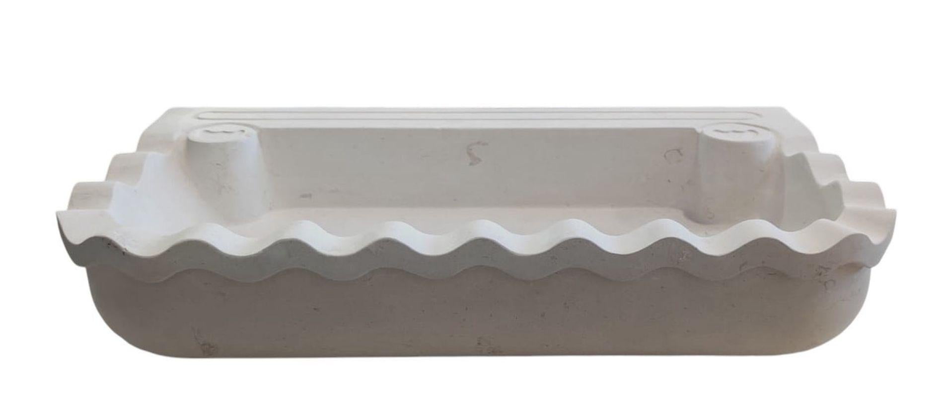 Waschbecken aus weißem Kalkstein (21. Jahrhundert und zeitgenössisch) im Angebot