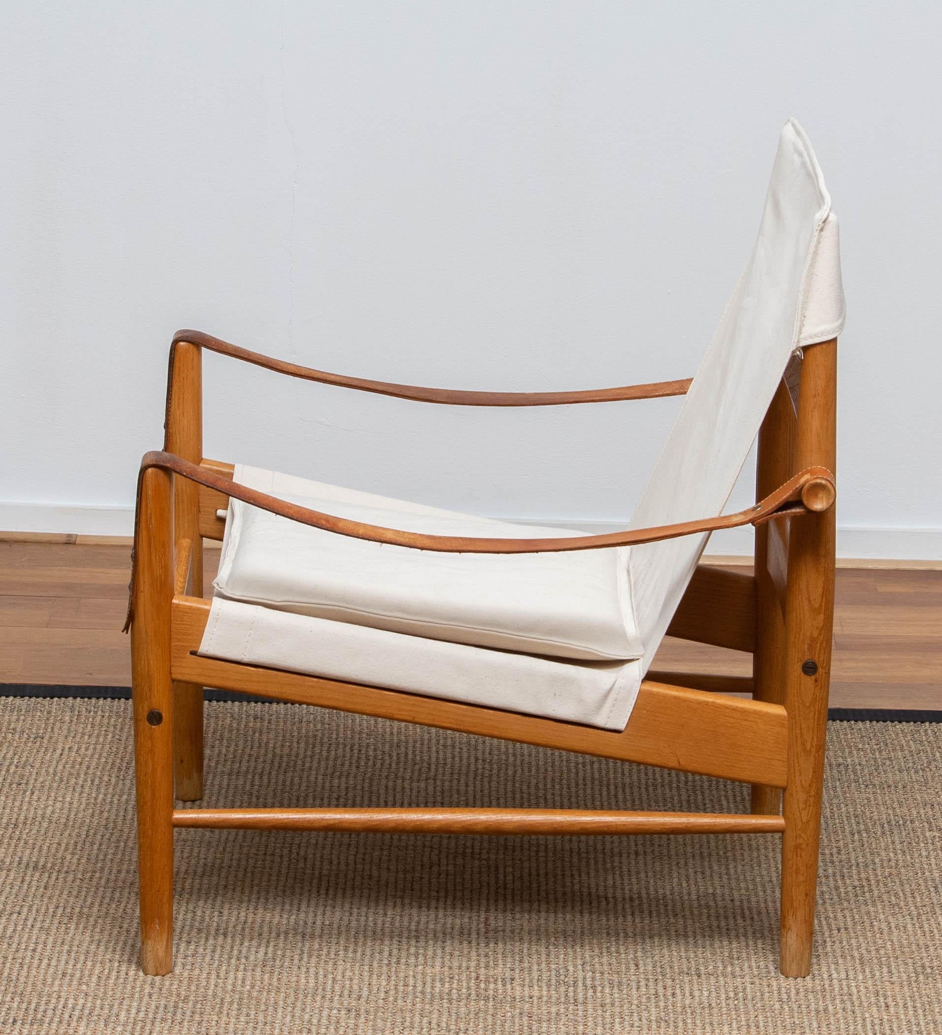 White Linen / Canvas And Oak Safari Chair By Hans Olsen For Viska Sweden 1960s In Good Condition For Sale In Silvolde, Gelderland