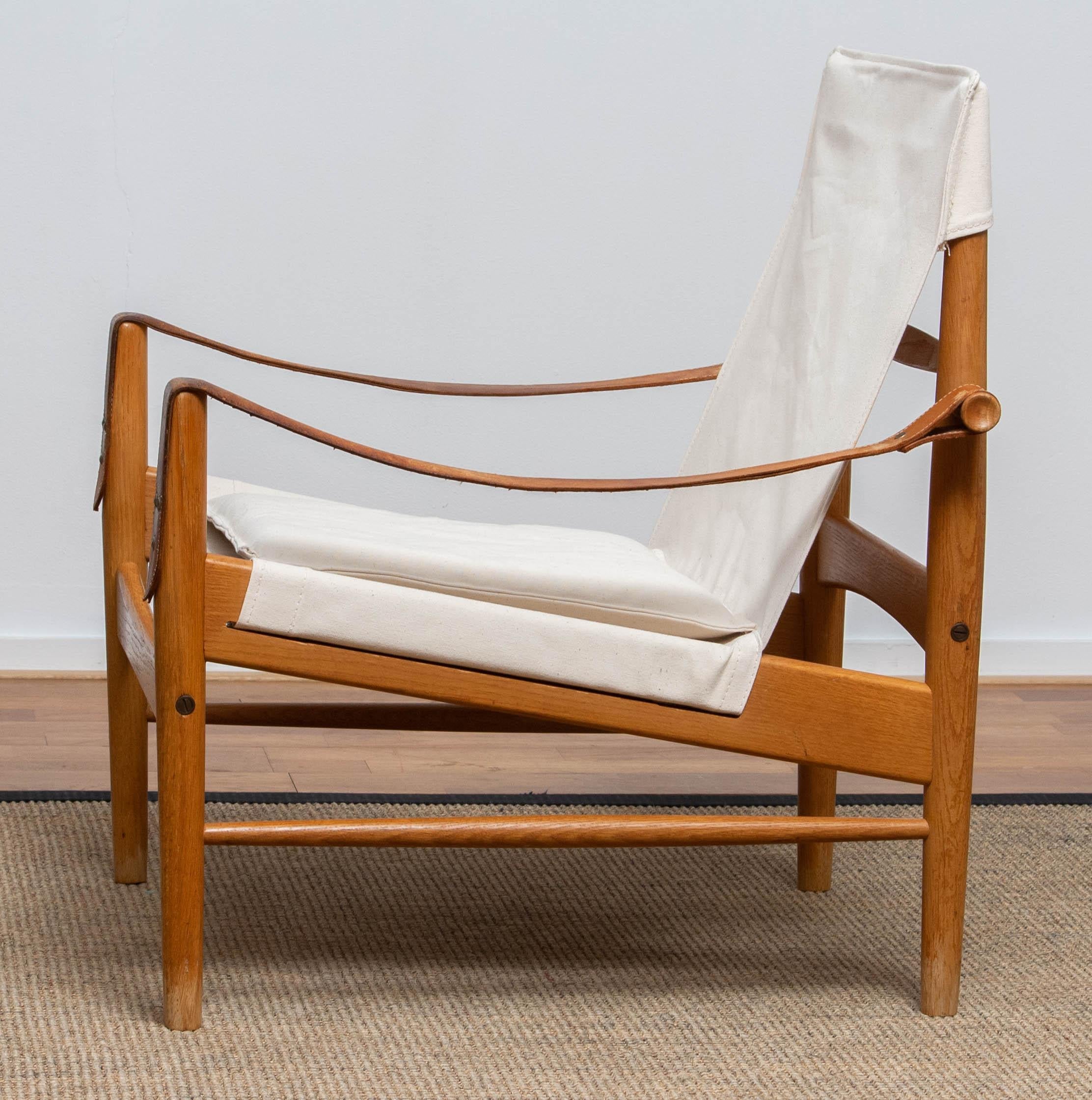 Mid-20th Century White Linen / Canvas And Oak Safari Chair By Hans Olsen For Viska Sweden 1960s For Sale
