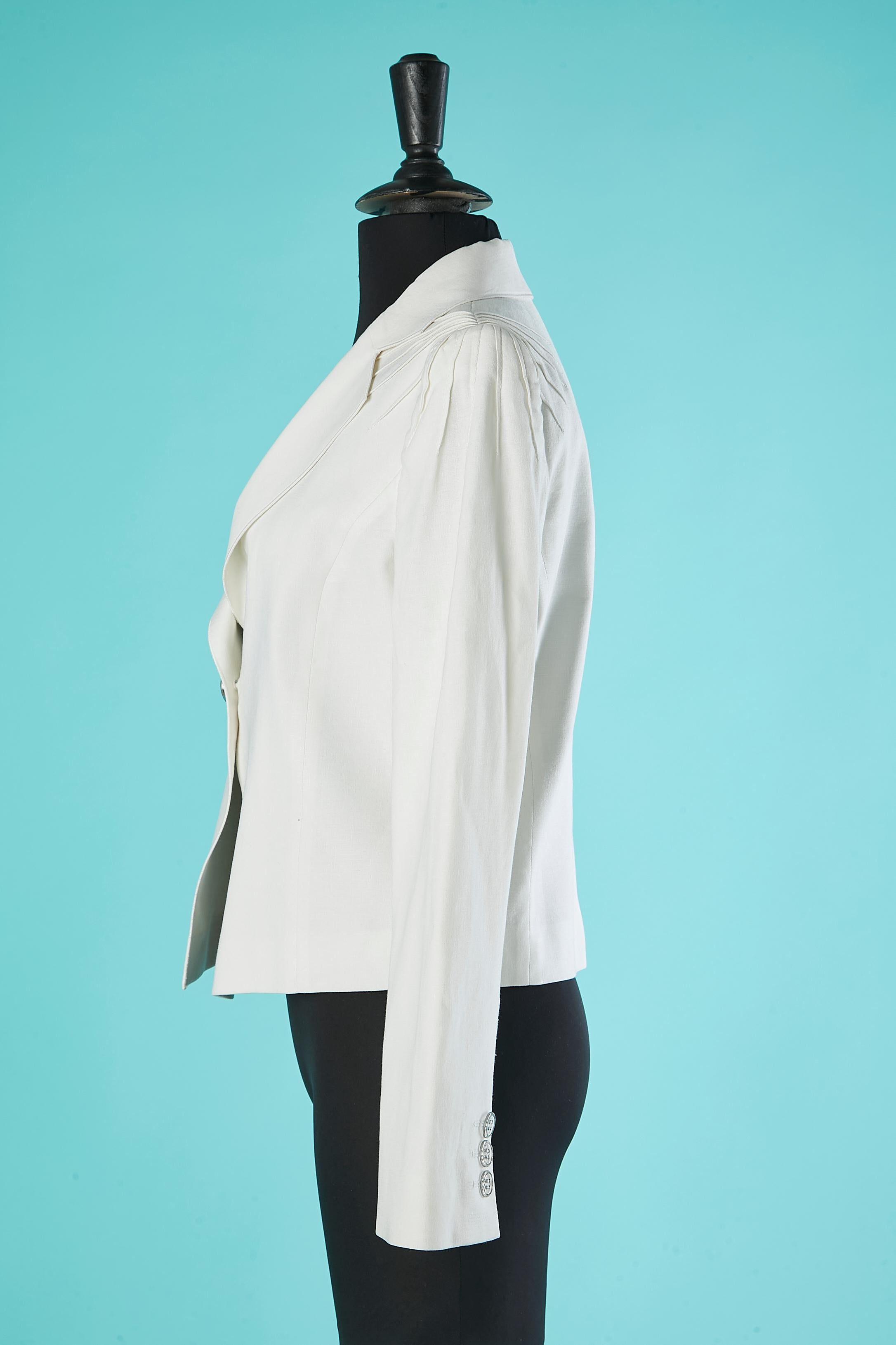 White linen jacket with top stitched shoulders and sleeve head Emporio Armani  In Excellent Condition For Sale In Saint-Ouen-Sur-Seine, FR