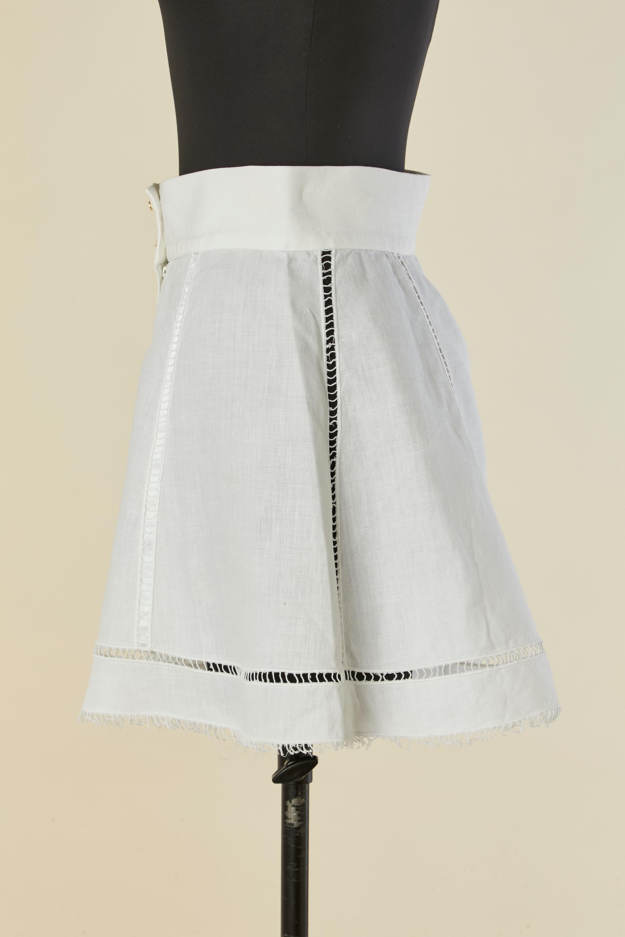 Short de lino blanco CHANEL en Excelente estado para la venta en Saint-Ouen-Sur-Seine, FR
