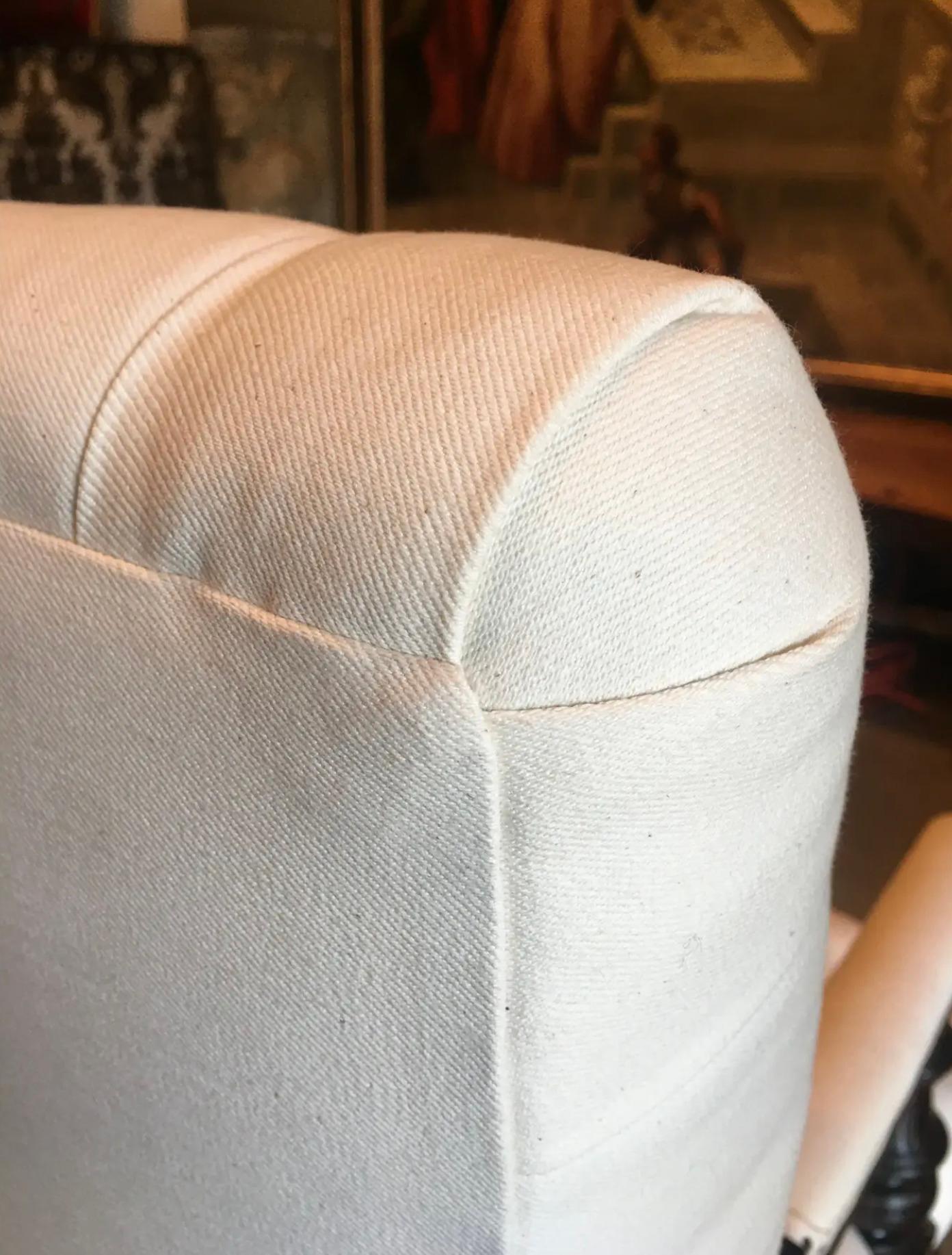 British White Linen Tufted Button Back Chesterfield Couch For Sale