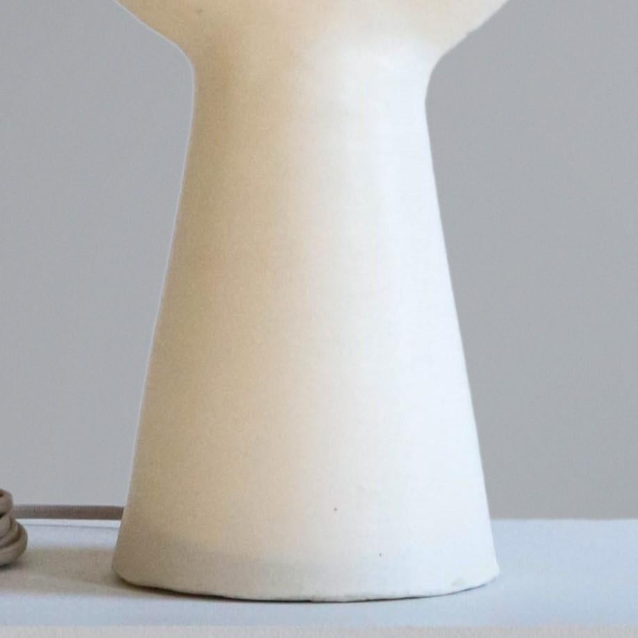 Lampe de table Linus blanche par  Danny Kaplan Studio Neuf - En vente à Geneve, CH