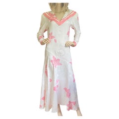 Weißes langes, fließendes, fließendes Seidenkleid mit rosa Blumenmuster - Vintage Flora Kung NEU - Größe 8