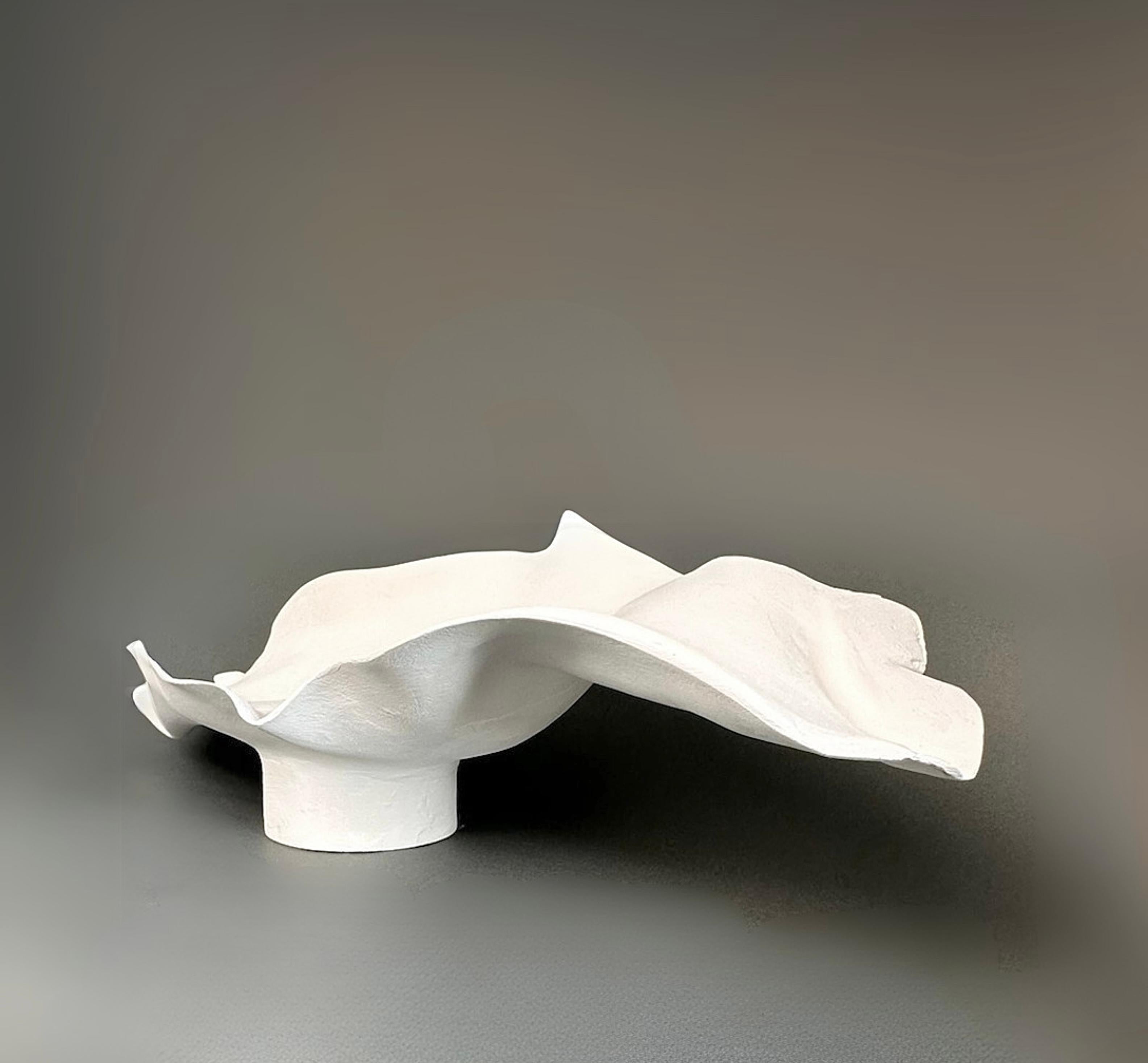 White Lotus Vase In New Condition For Sale In Atlanta, GA