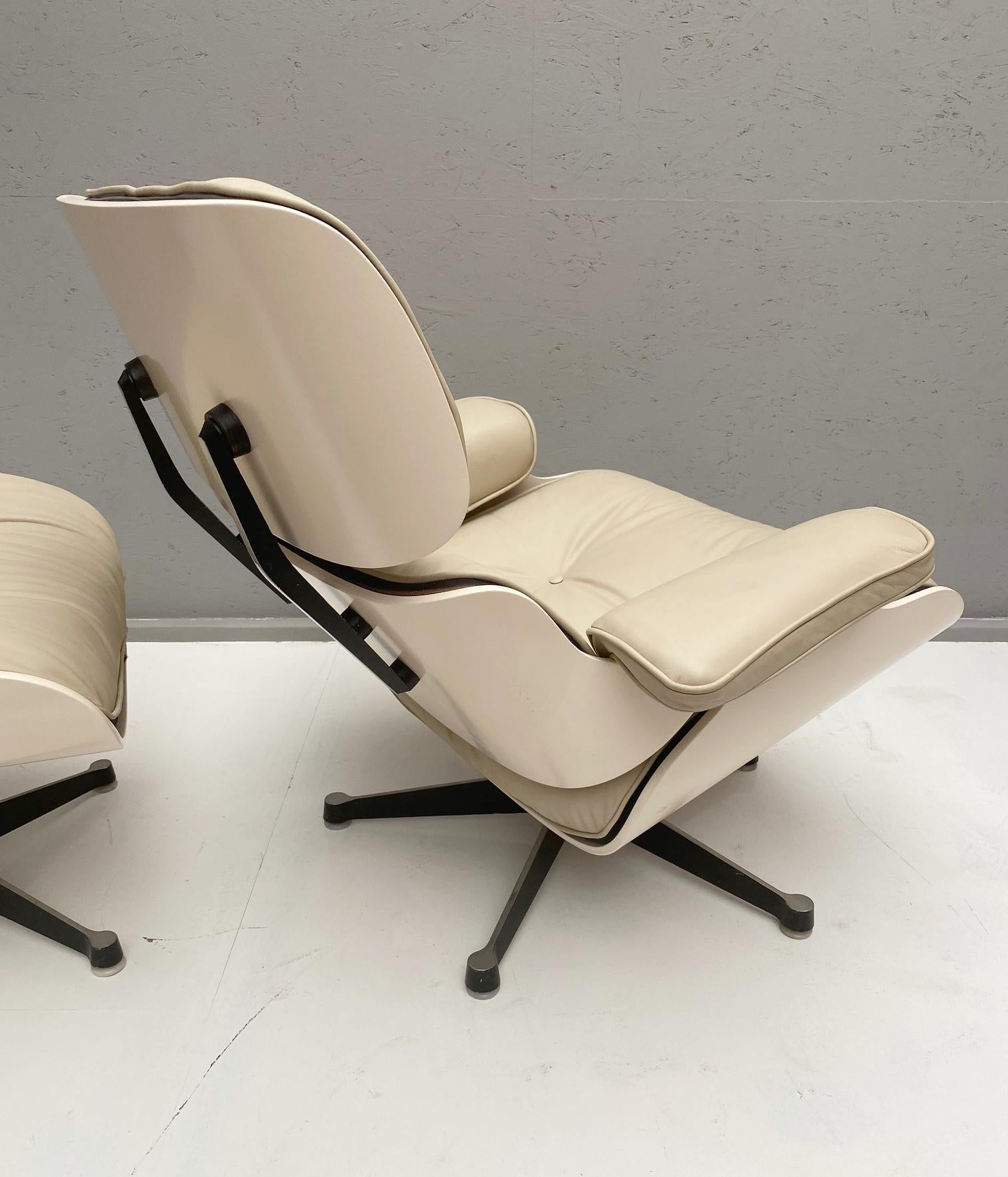 Mid-20th Century White Lounge Chair and Ottoman in Style of Charles and Ray Eames