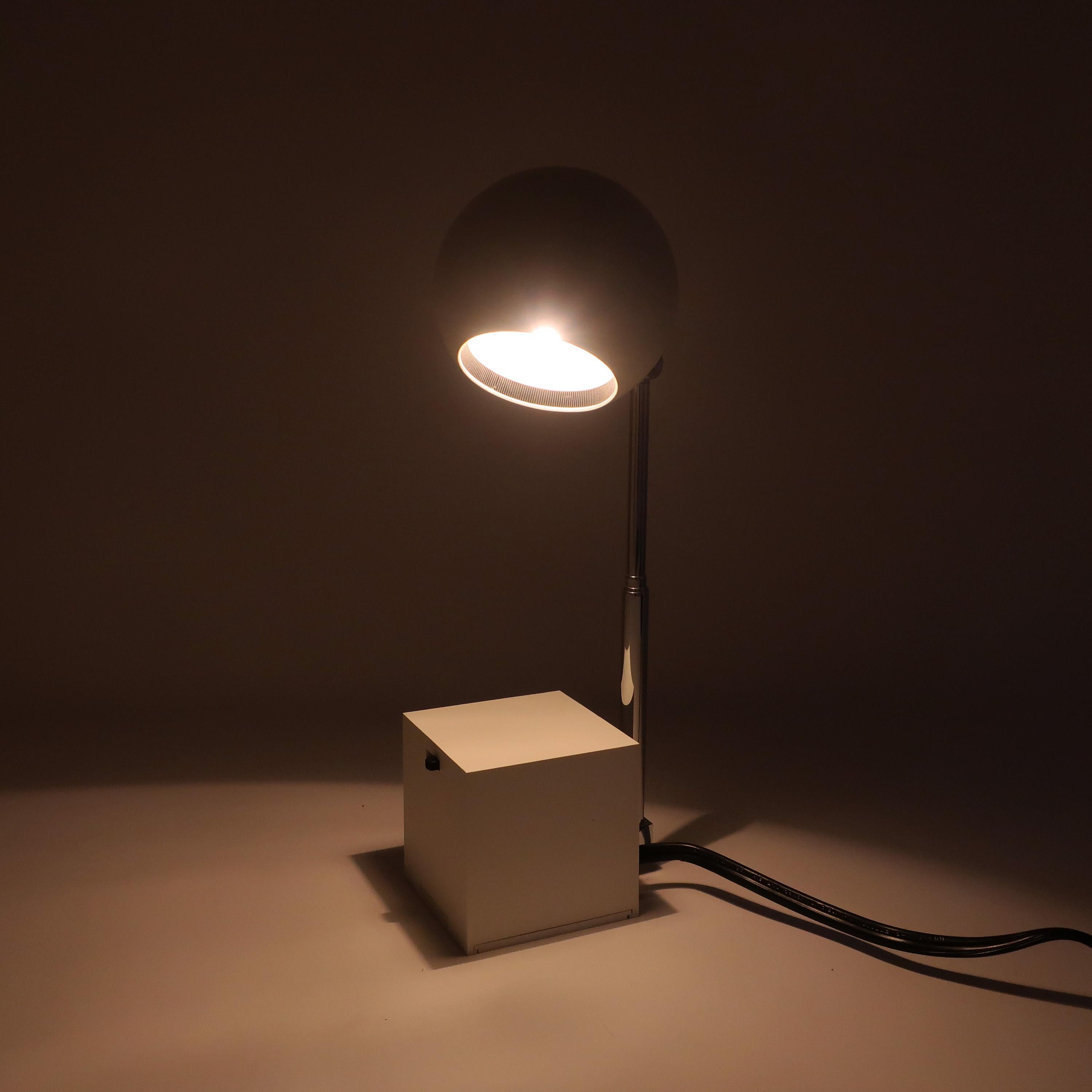 White Lytegem Desk Lamp by Michael Lax for Lightolier In Good Condition In Brooklyn, NY