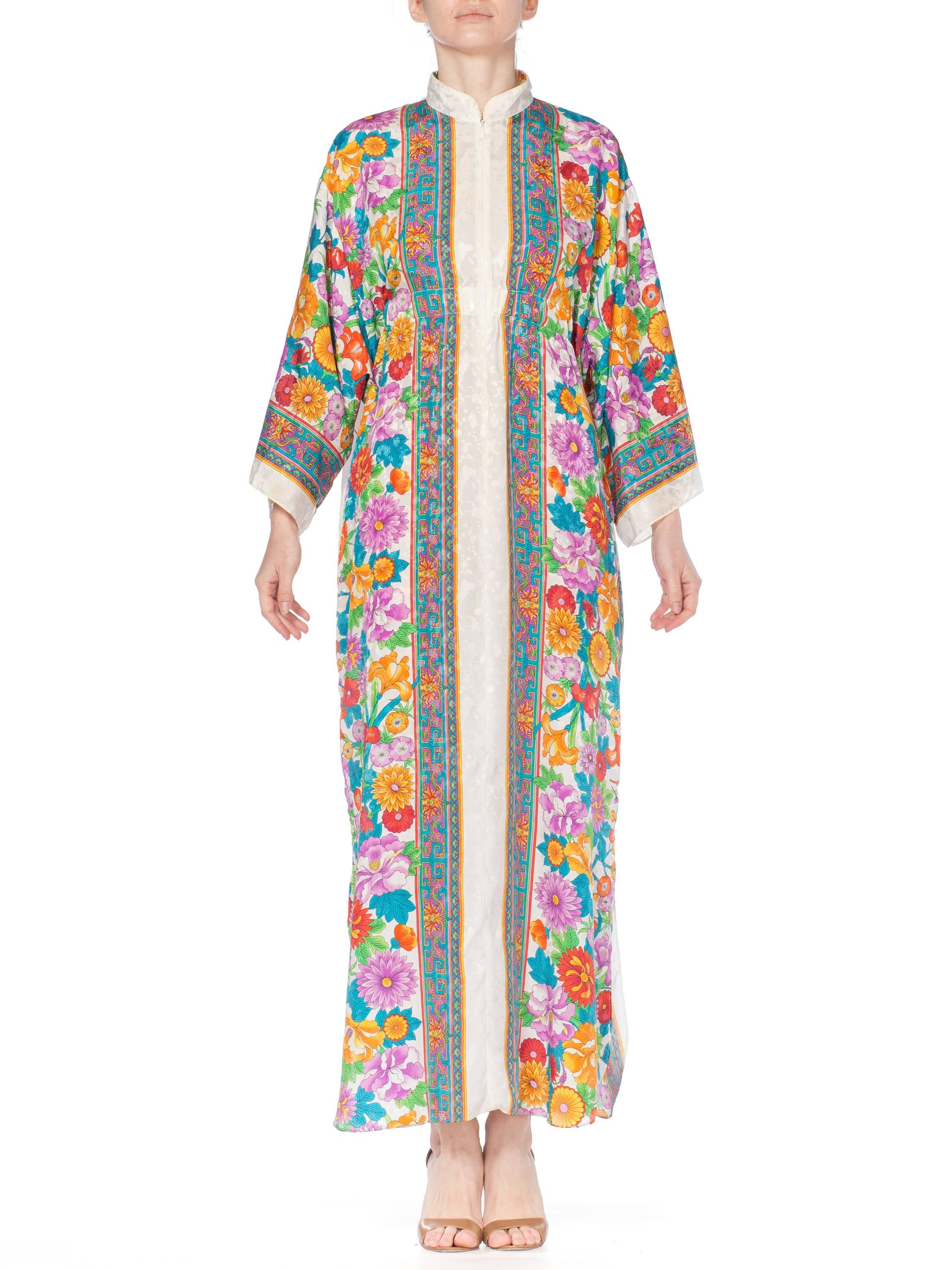 White Mandarin Collar Satin Floral Half Zip Kaftan, 1980s 3