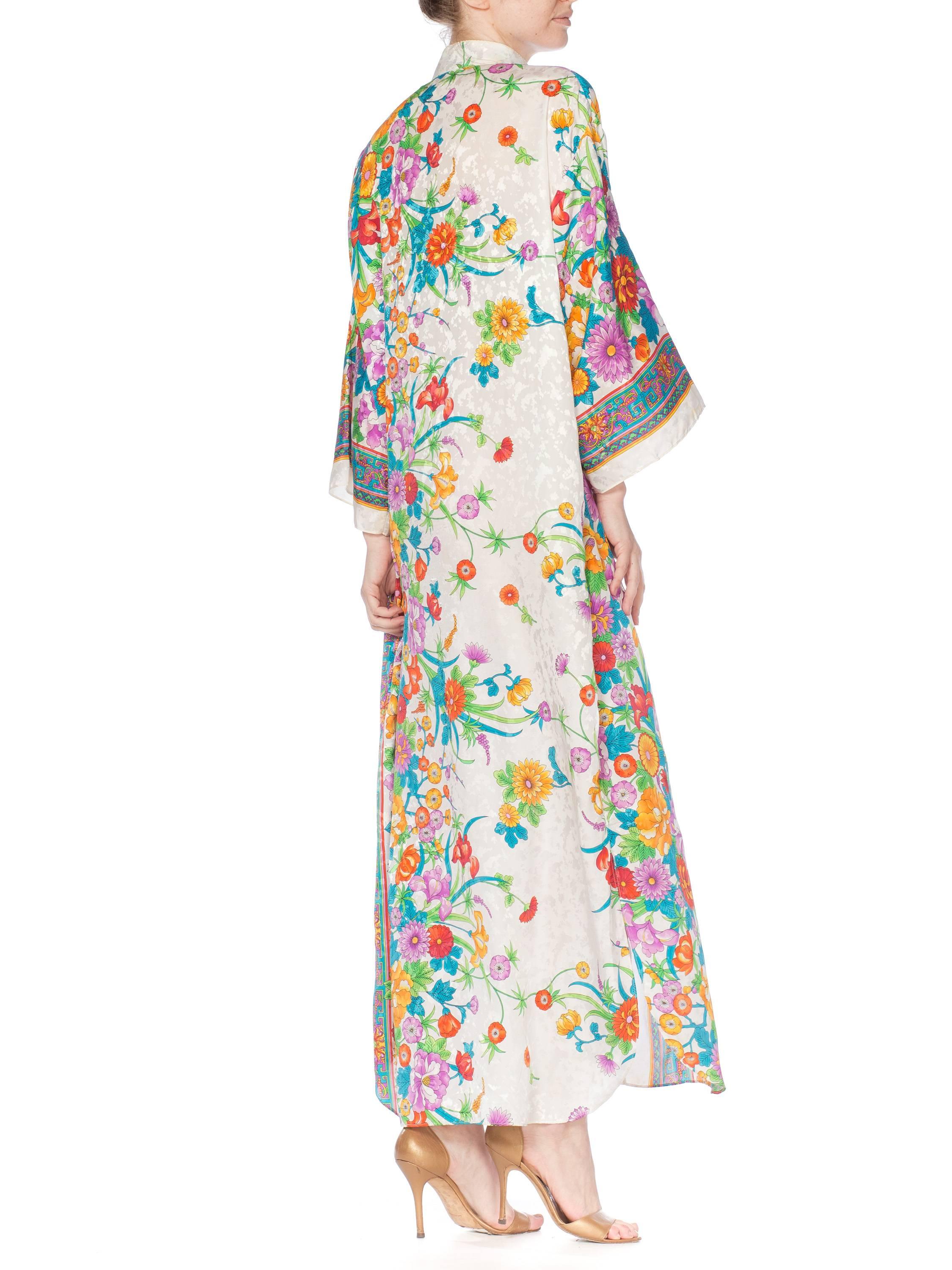 White Mandarin Collar Satin Floral Half Zip Kaftan, 1980s 4