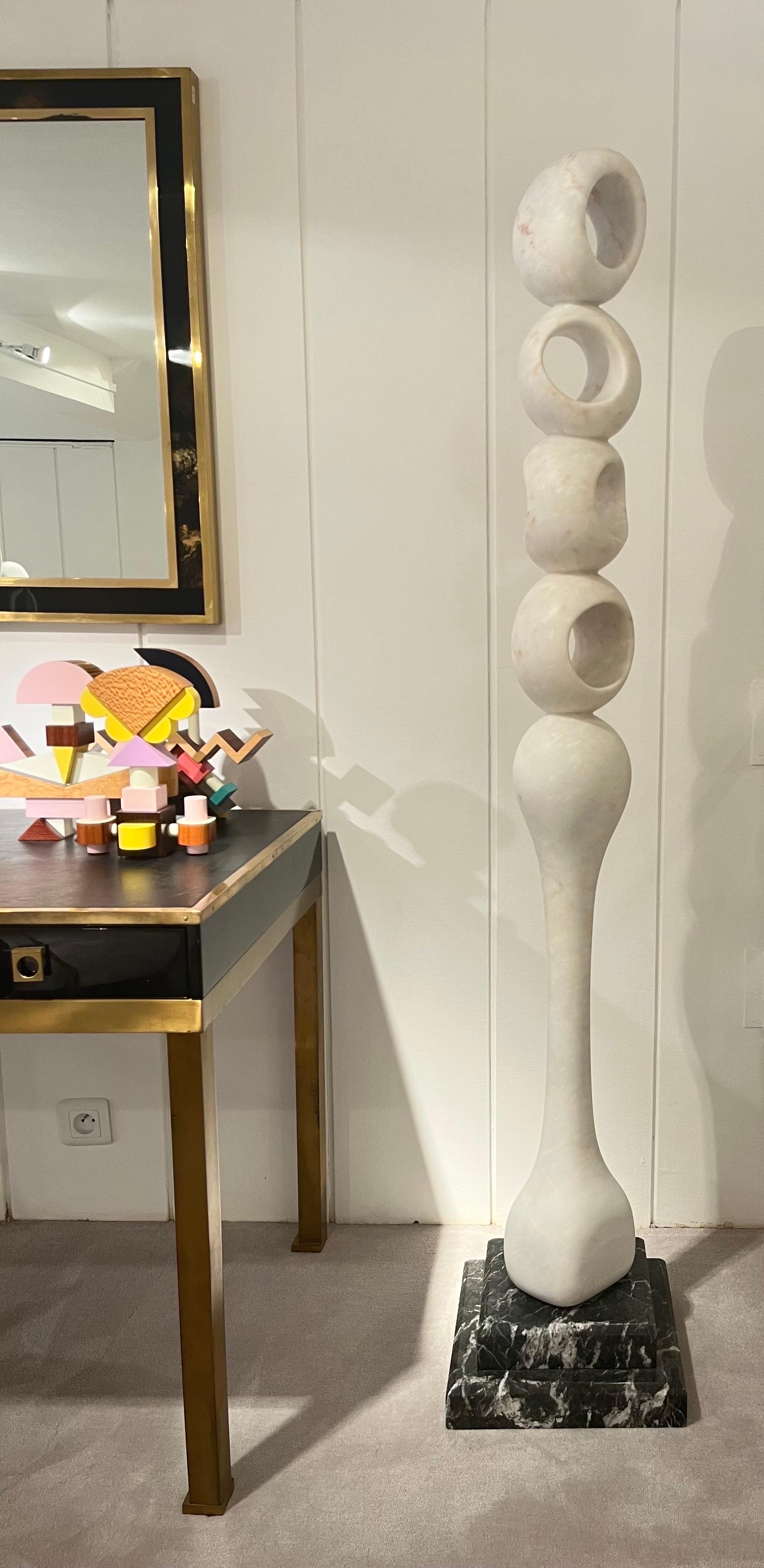 Mid-Century moderno Scultura astratta in marmo bianco di Jean Frederic Bourdier in vendita