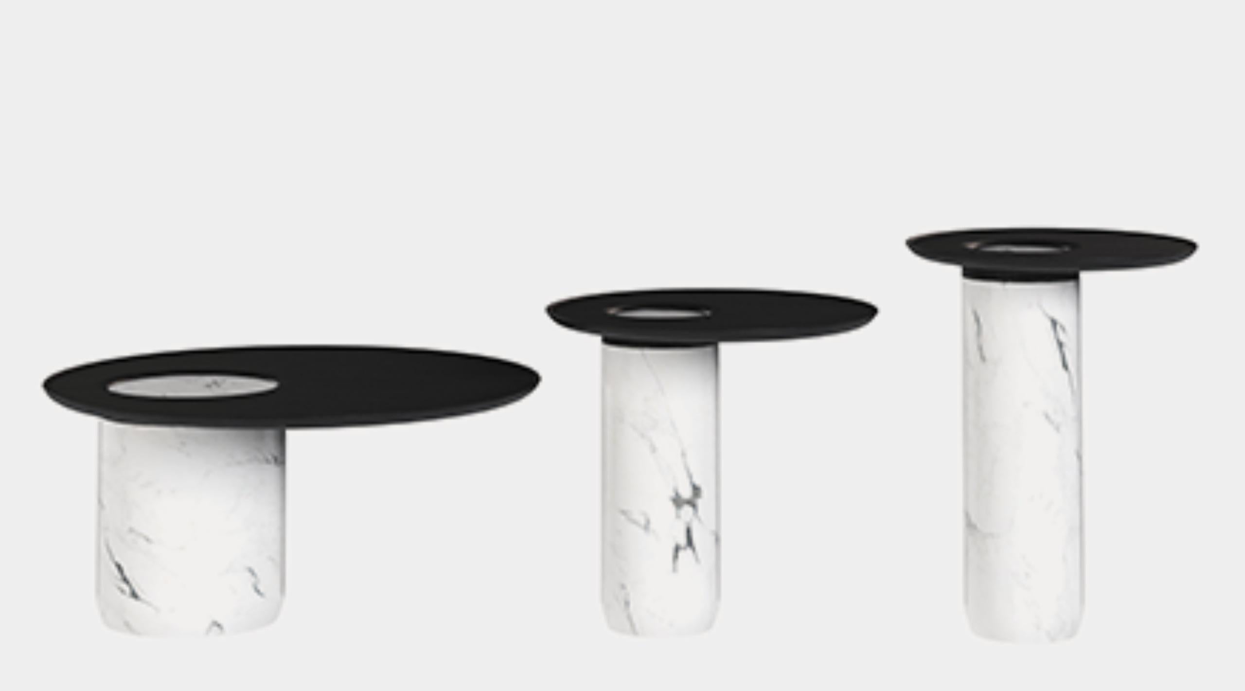Tables basses ou d'appoint centrales en marbre blanc et chêne noir en vente 3