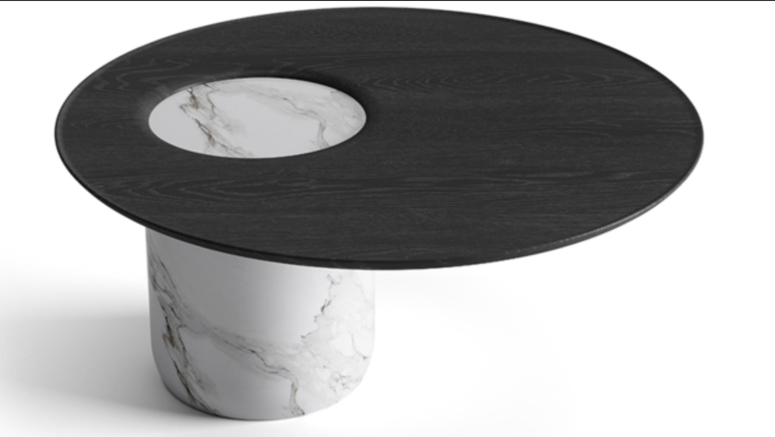 Tables basses ou d'appoint centrales en marbre blanc et chêne noir en vente 2