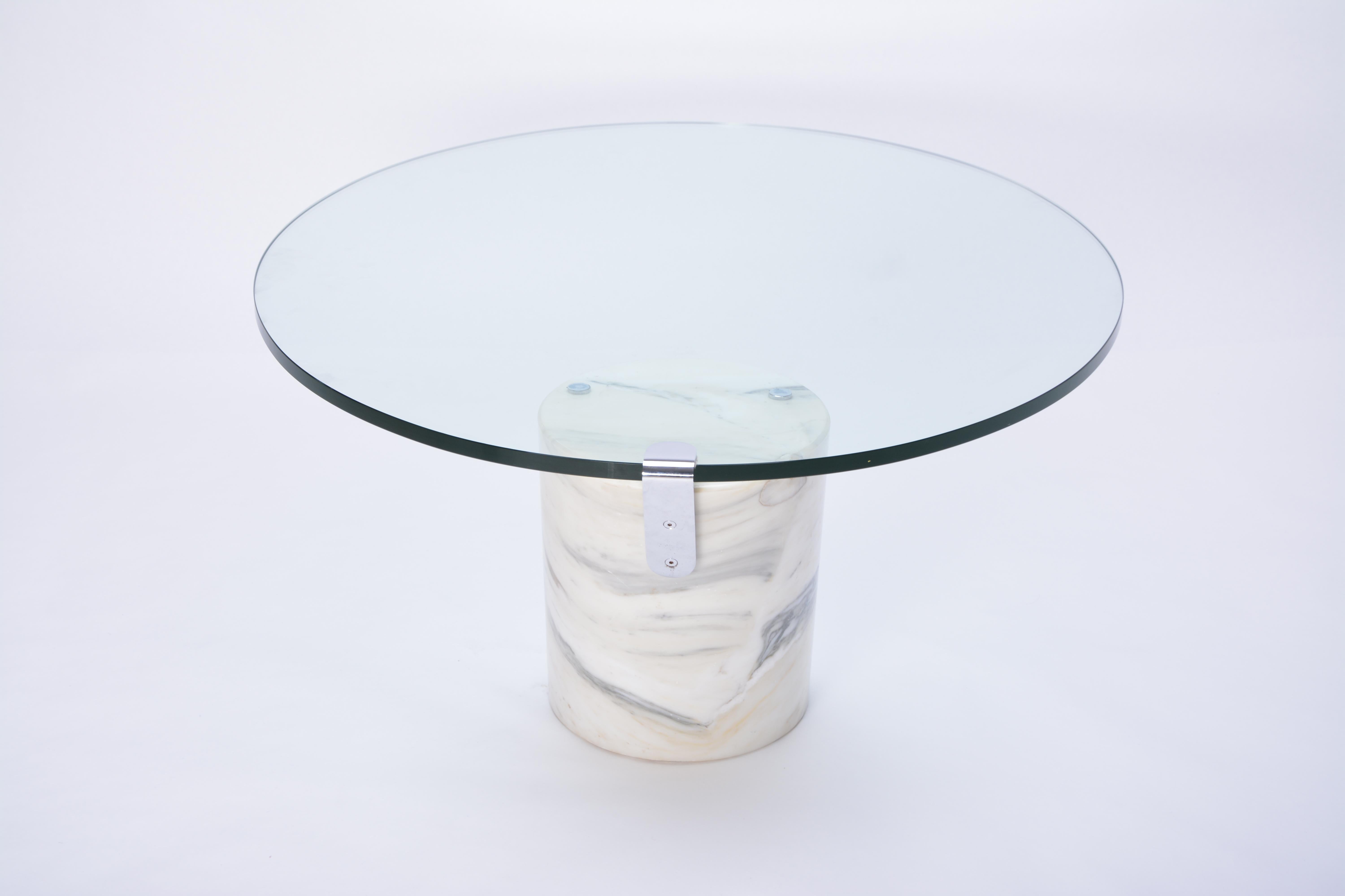 White Marble and Glass Coffee Table Model K1000 by Team Form for Ronald Schmitt For Sale 4