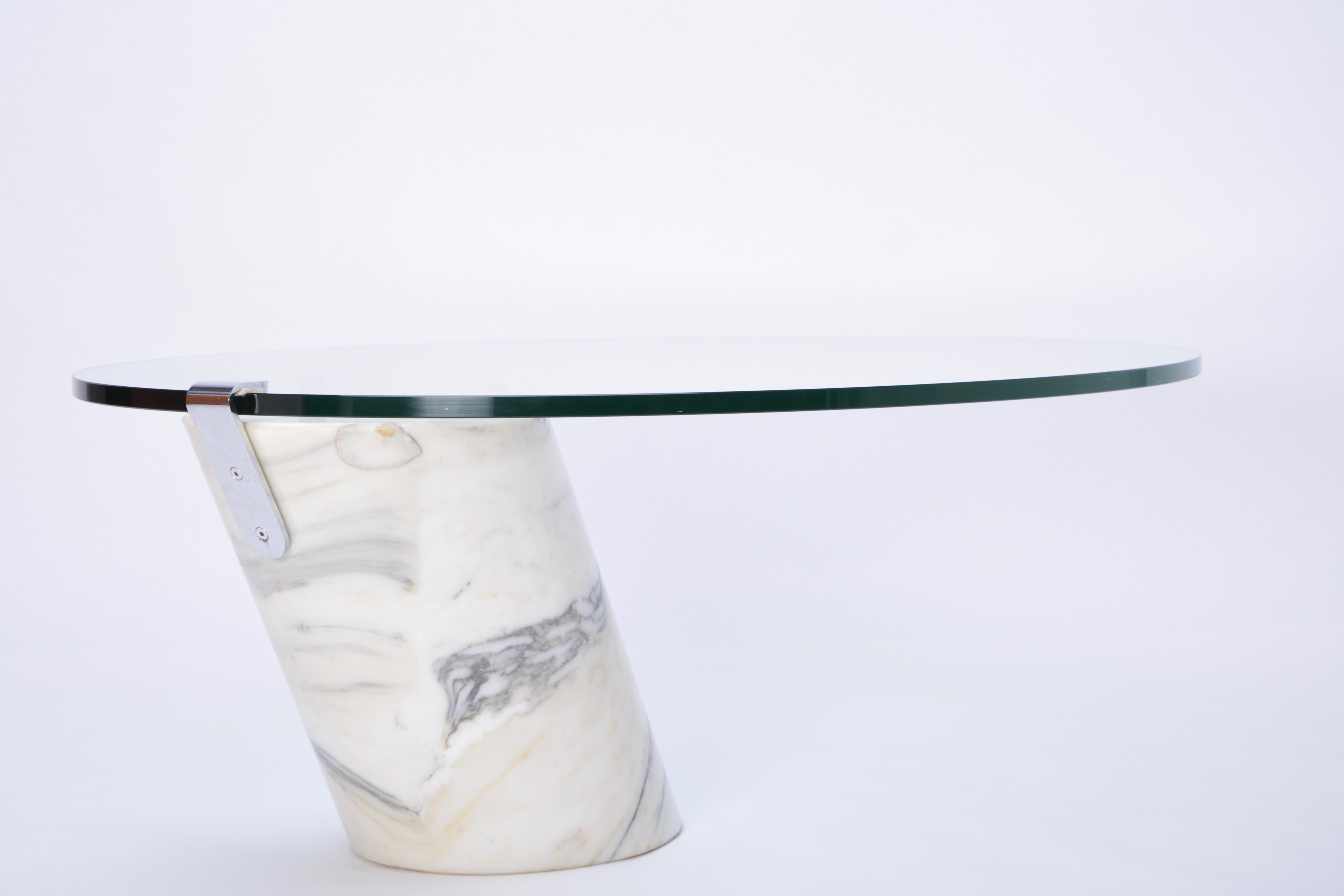 White Marble and Glass Coffee Table Model K1000 by Team Form for Ronald Schmitt For Sale 10