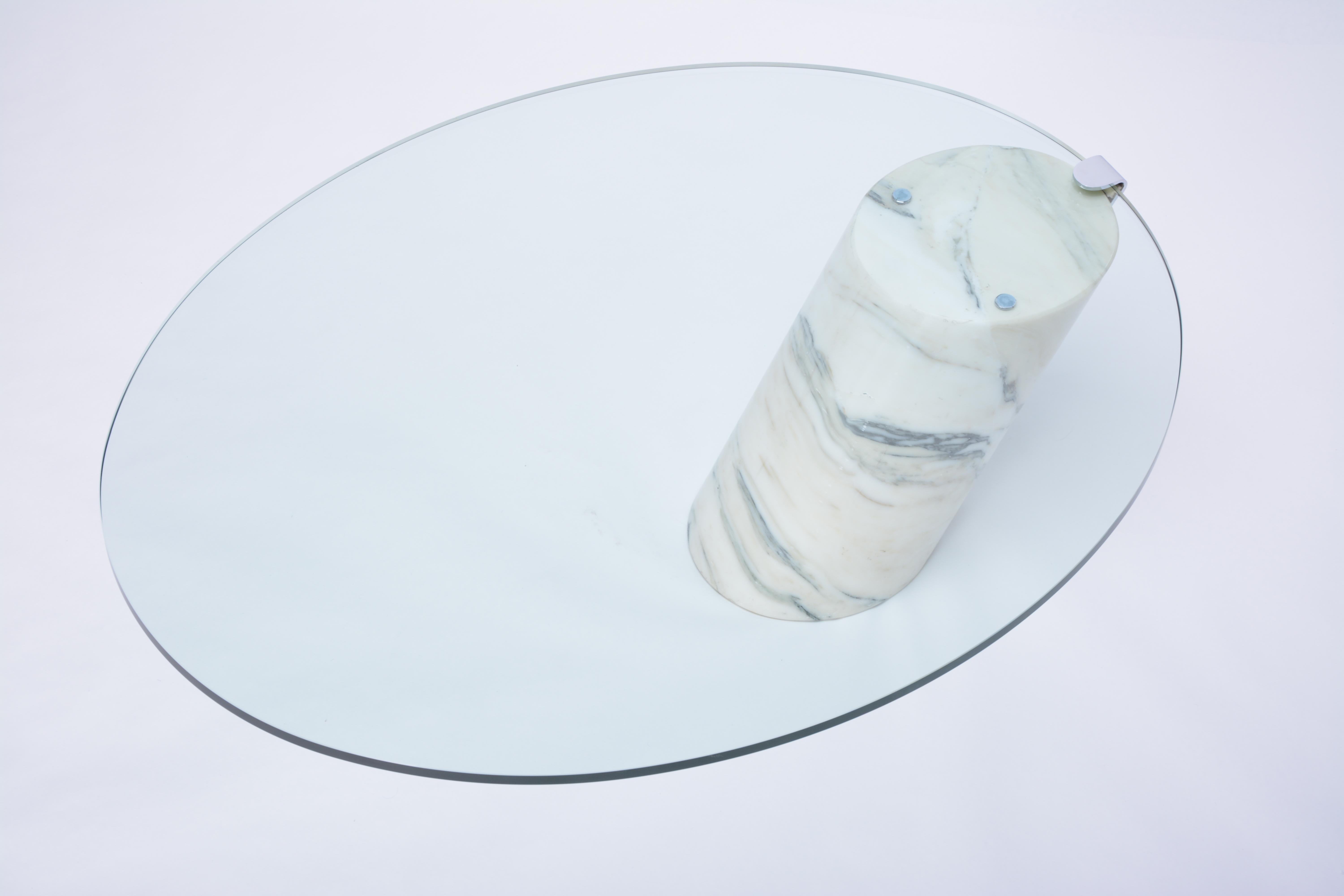 Moderne Table basse en marbre blanc et verre Modèle K1000 par Team Form pour Ronald Schmitt en vente