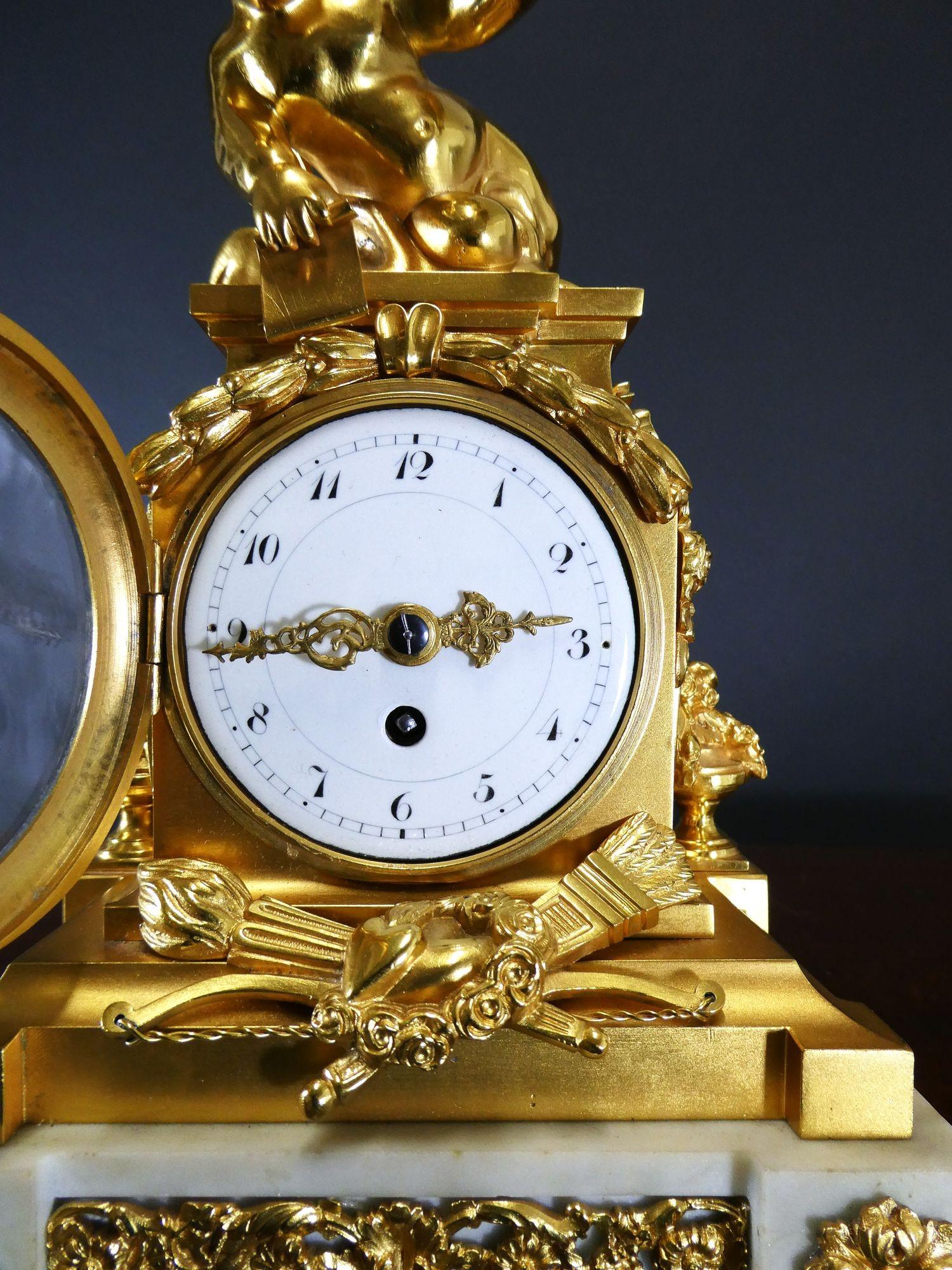 White Marble and Ormolu Mantel Clock For Sale 1