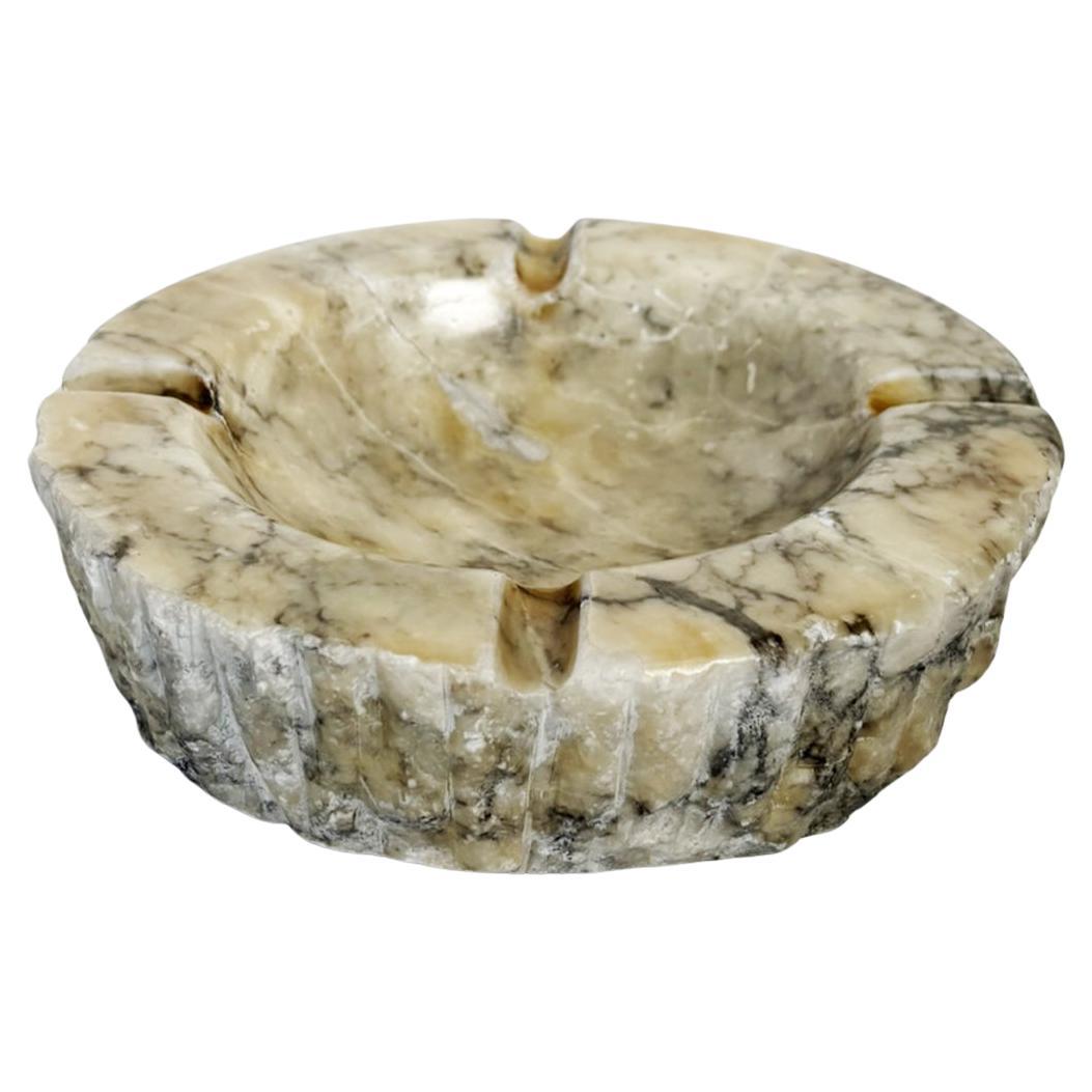 Aschenbecher aus weißem Marmor, Frankreich, 1970 im Angebot