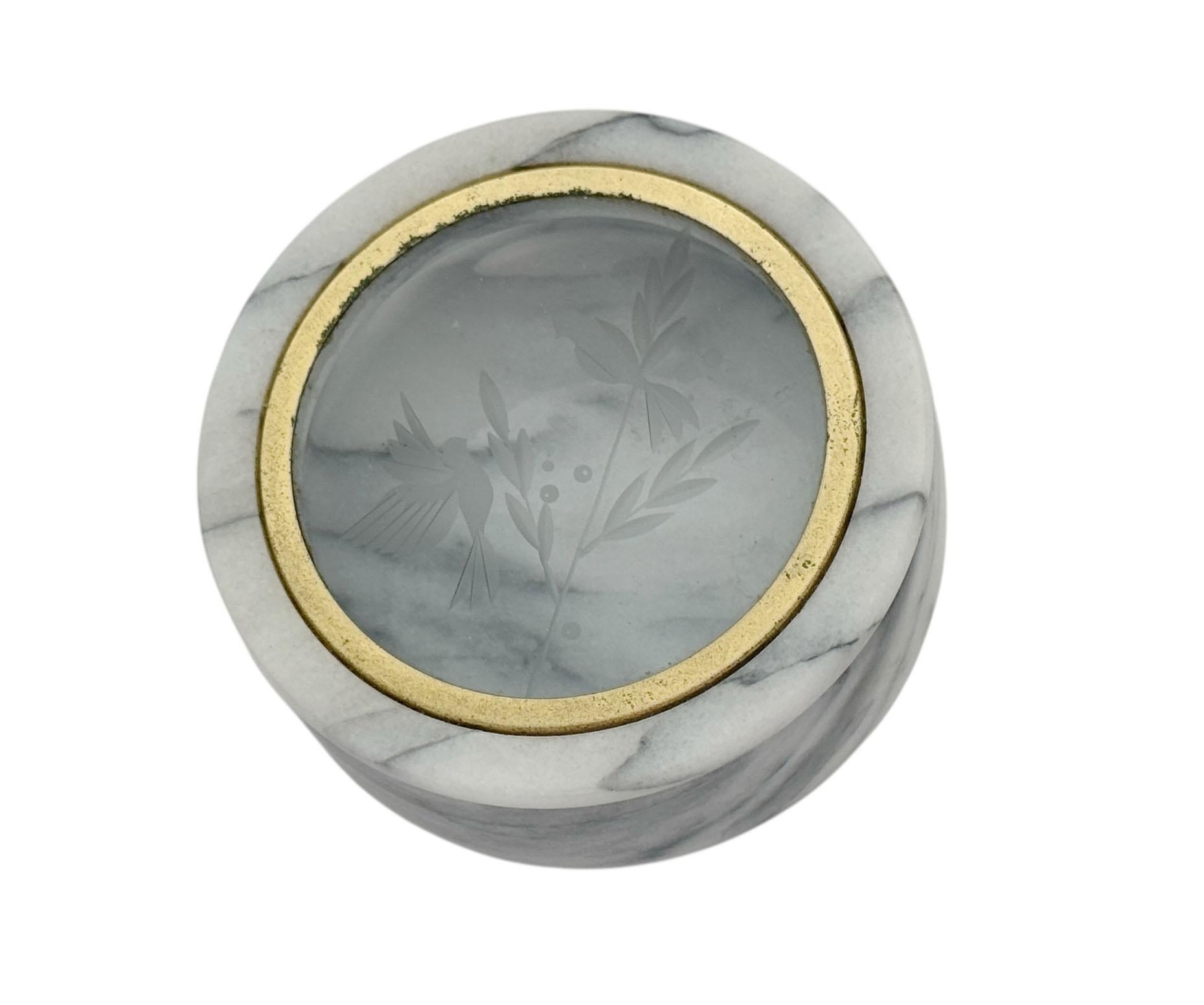 White Marble Box With Glass Top In Good Condition For Sale In Clearwater, FL