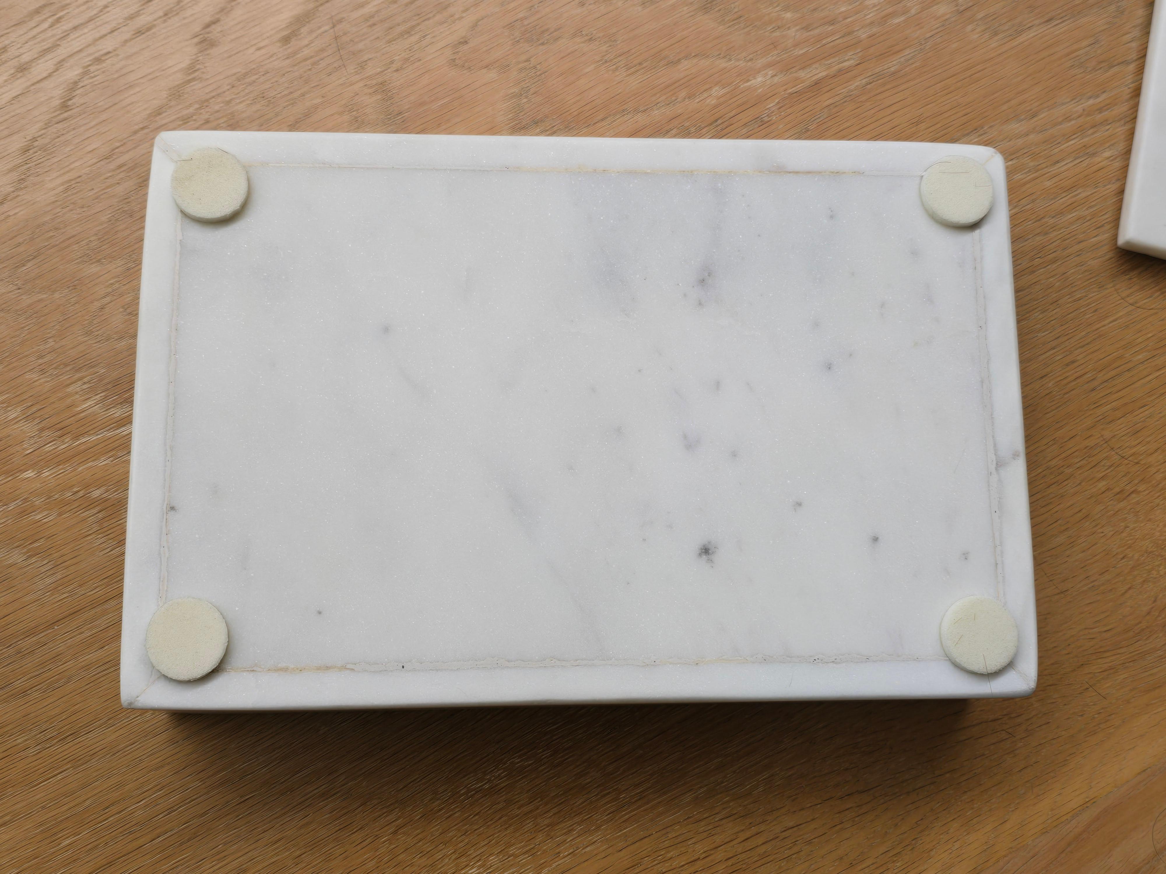 Box aus weißem Marmor mit Malachit-Intarsien im Angebot 6