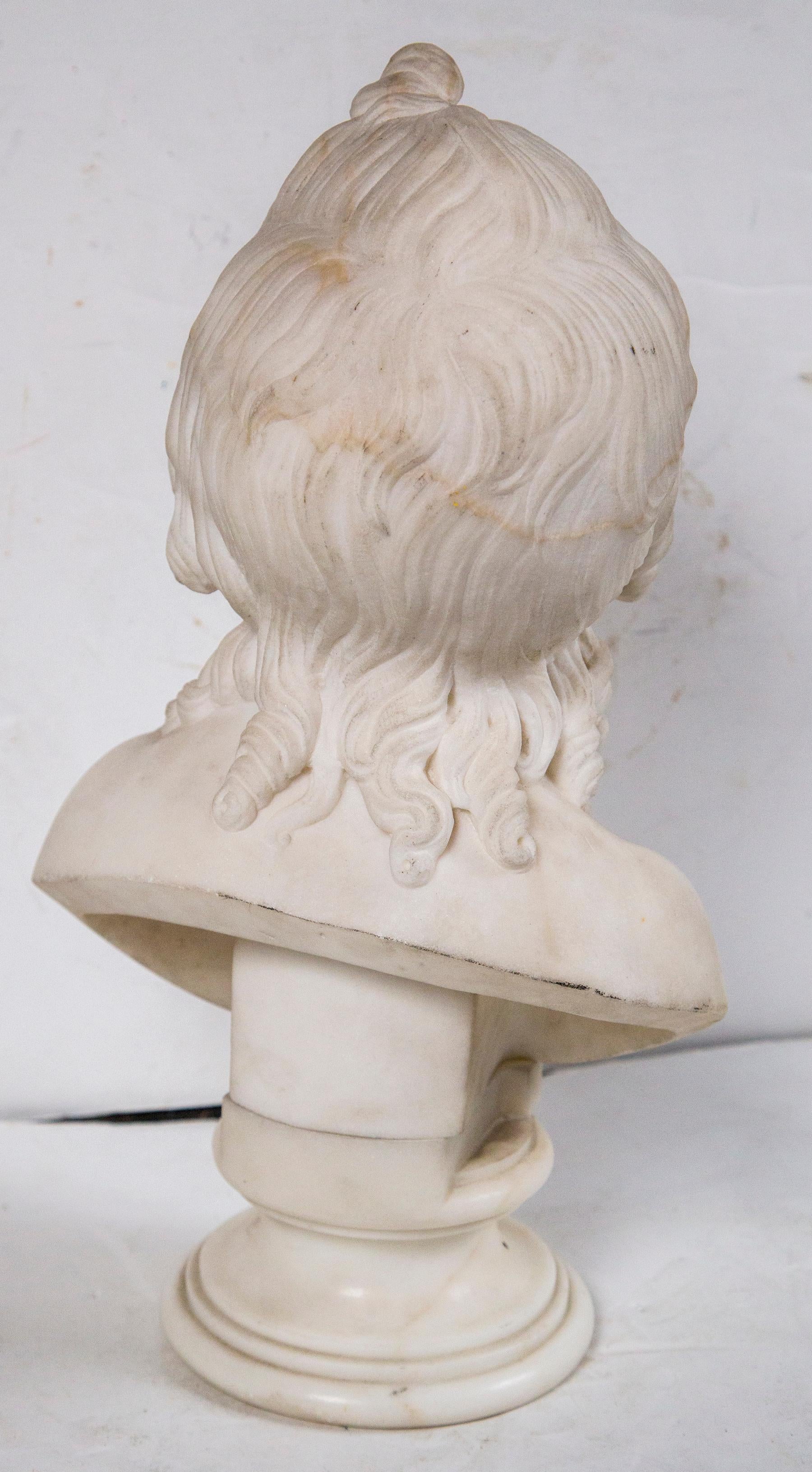 White Marble Bust of a Young Girl In Good Condition For Sale In Woodbury, CT
