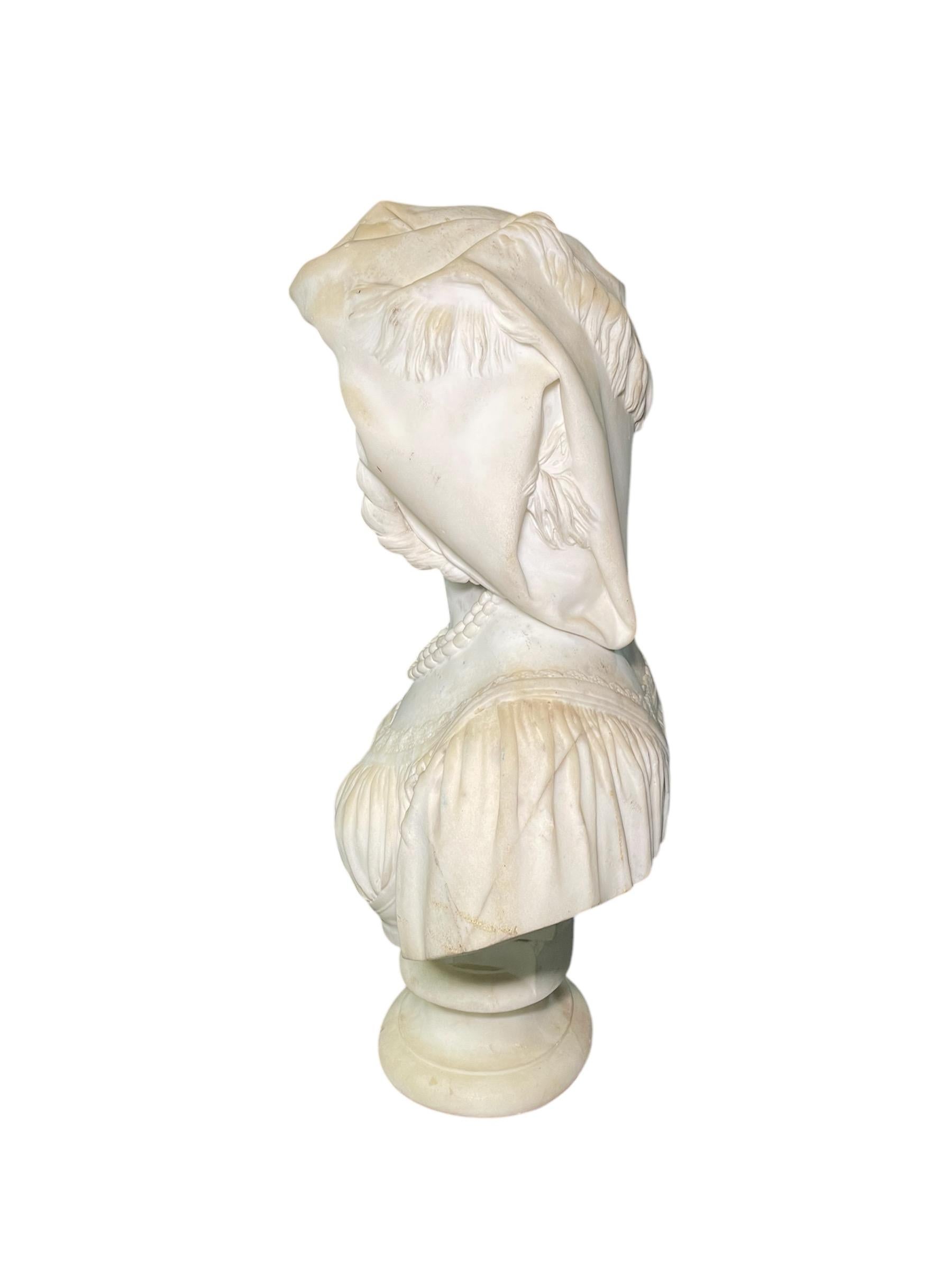 Buste de femme paysanne italienne en marbre blanc par J.Hutchison en vente 4