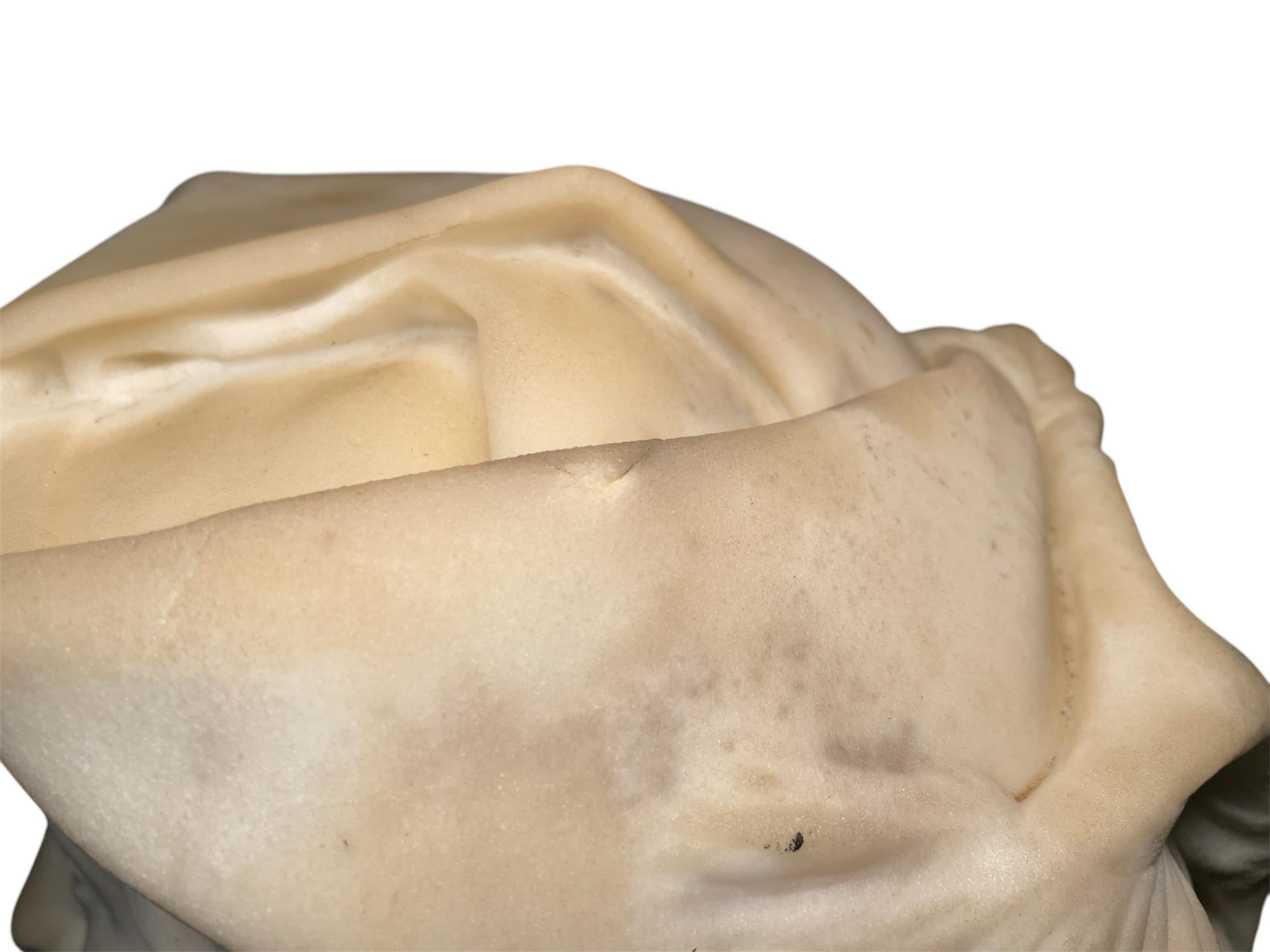 Buste de femme paysanne italienne en marbre blanc par J.Hutchison en vente 7