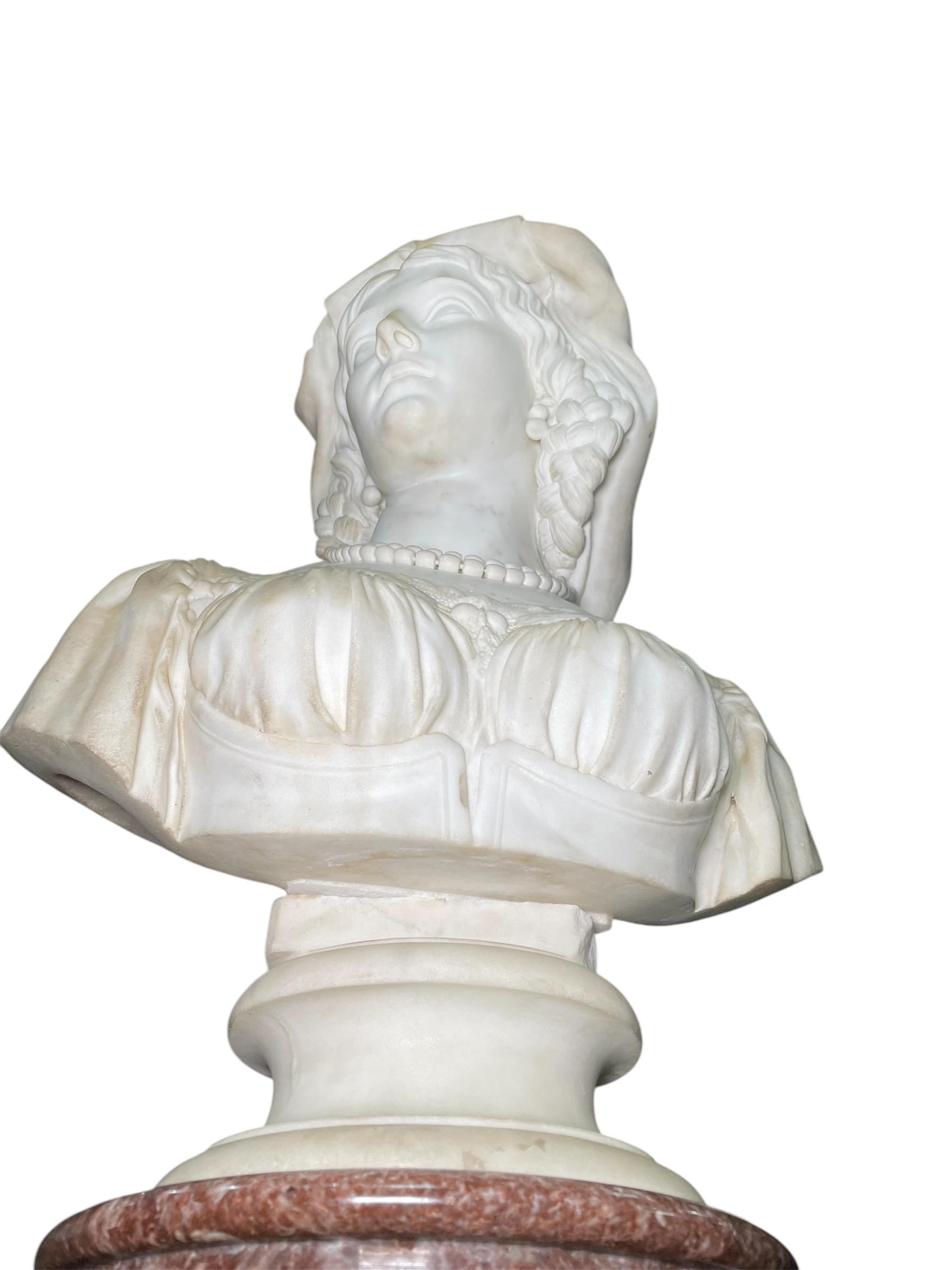 Buste de femme paysanne italienne en marbre blanc par J.Hutchison en vente 12