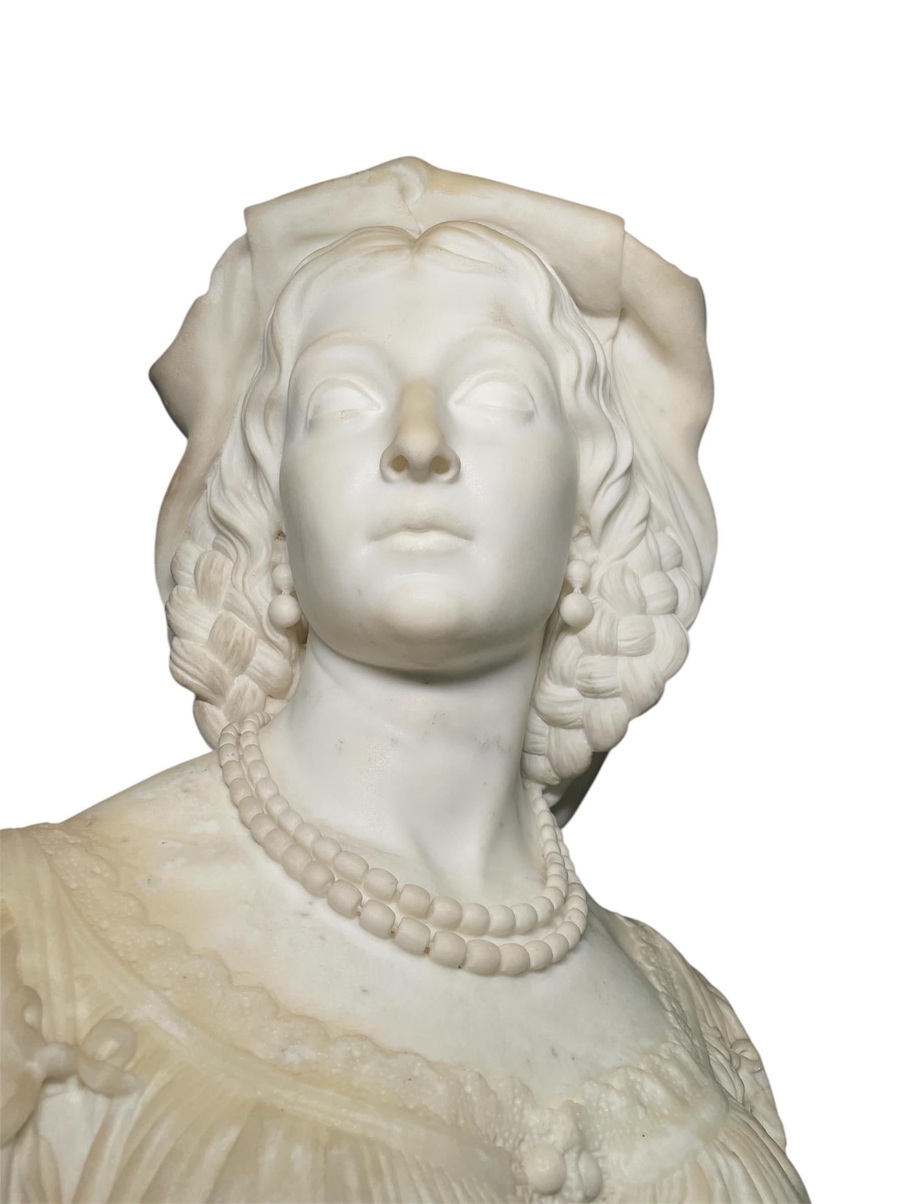 Fait main Buste de femme paysanne italienne en marbre blanc par J.Hutchison en vente