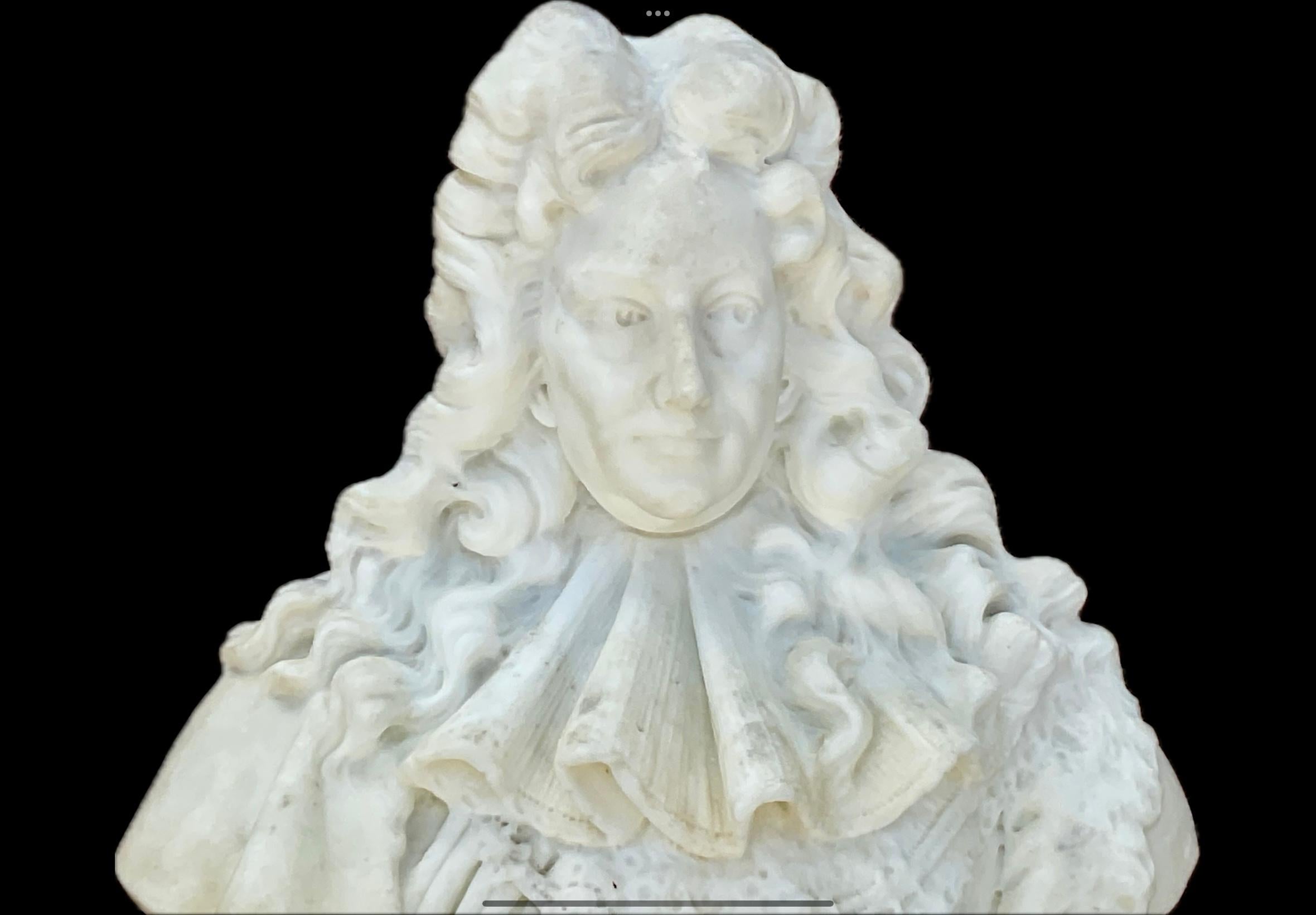 Busto in marmo bianco di Luigi XIV di Francia in vendita 5