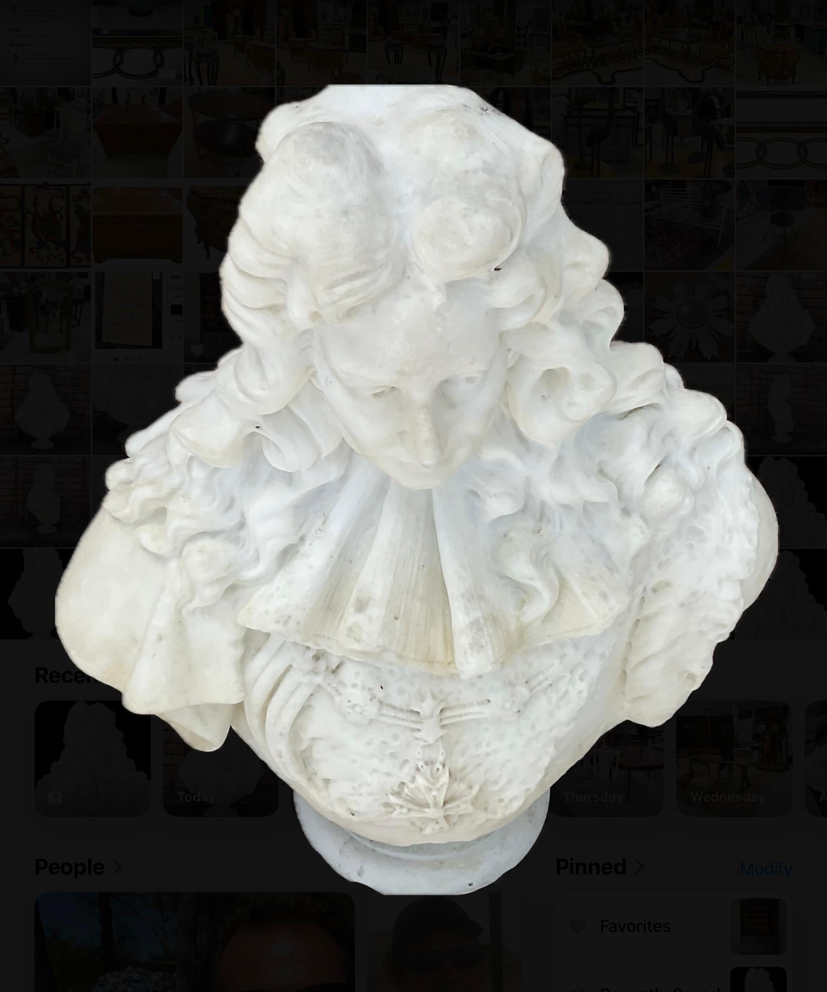 Busto in marmo bianco di Luigi XIV di Francia in vendita 6