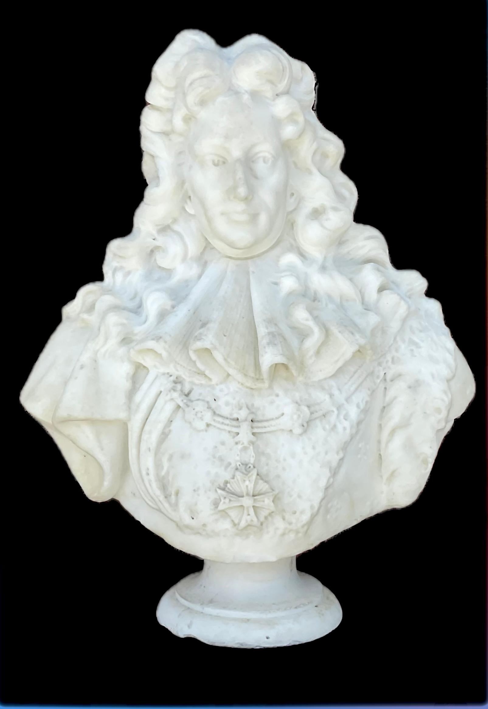 Busto in marmo bianco di Luigi XIV di Francia in vendita 7