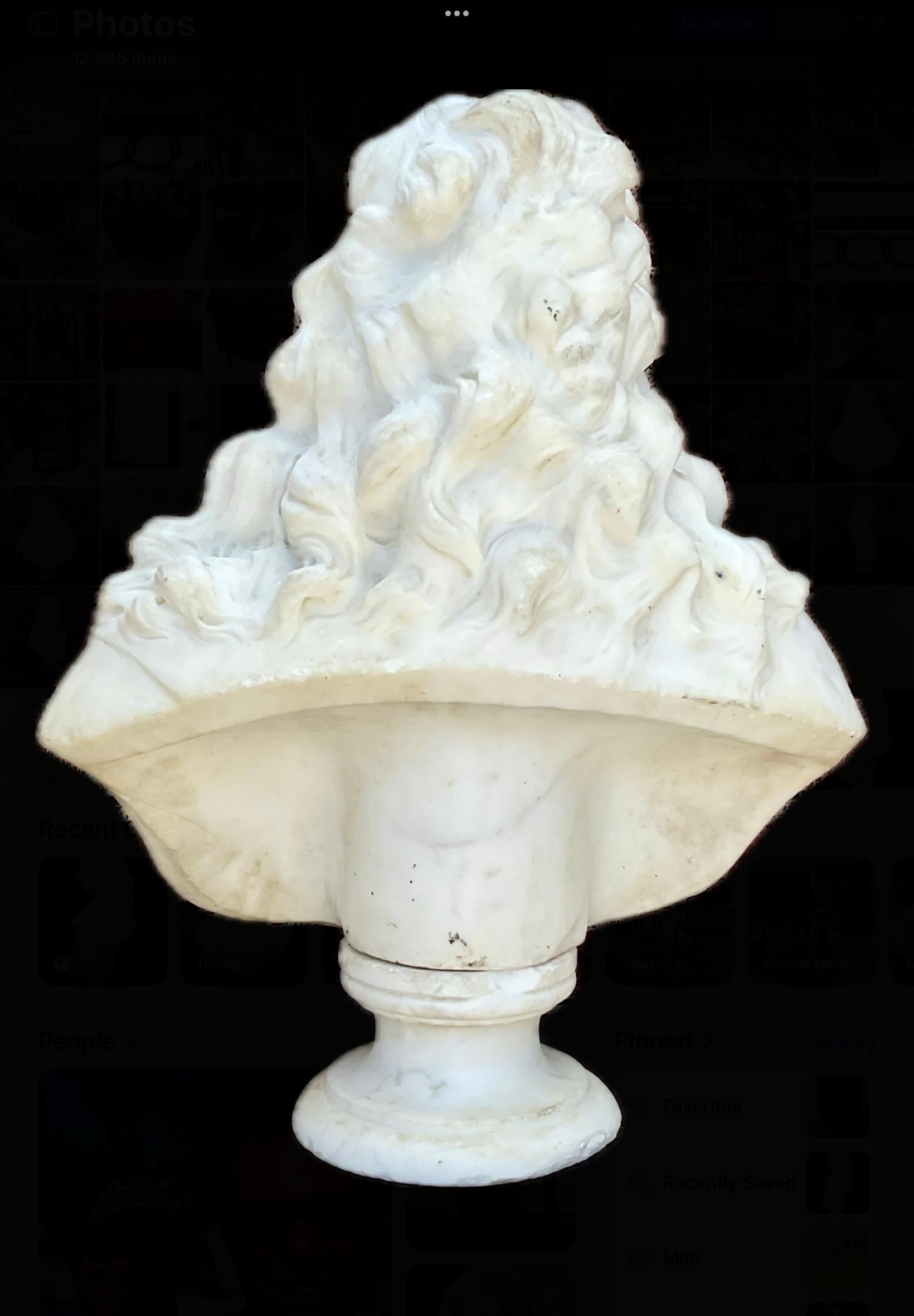 XIX secolo Busto in marmo bianco di Luigi XIV di Francia in vendita
