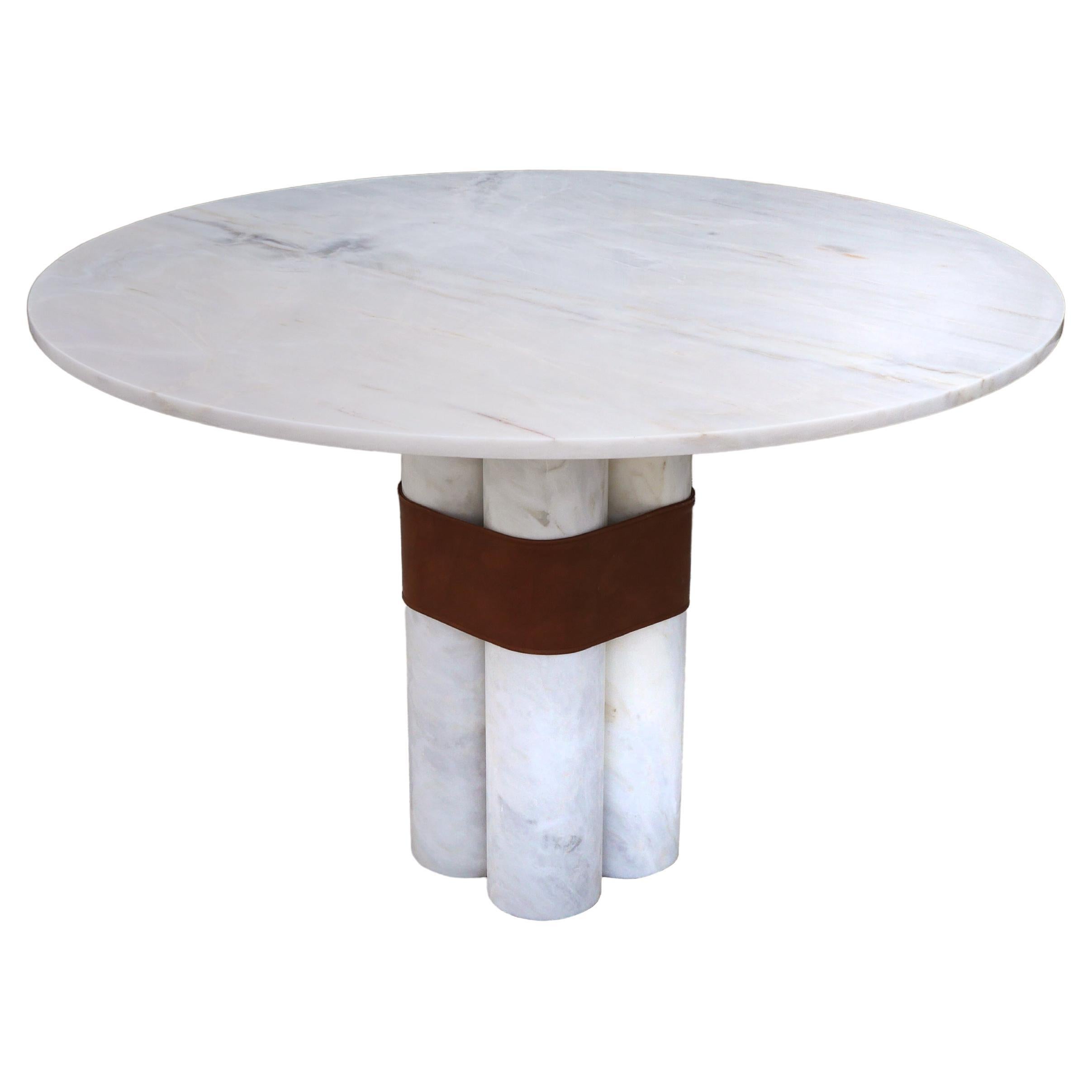 White Marble Dining Round Table Axis 47 in customizable dimensions AXIS Estremoz For Sale