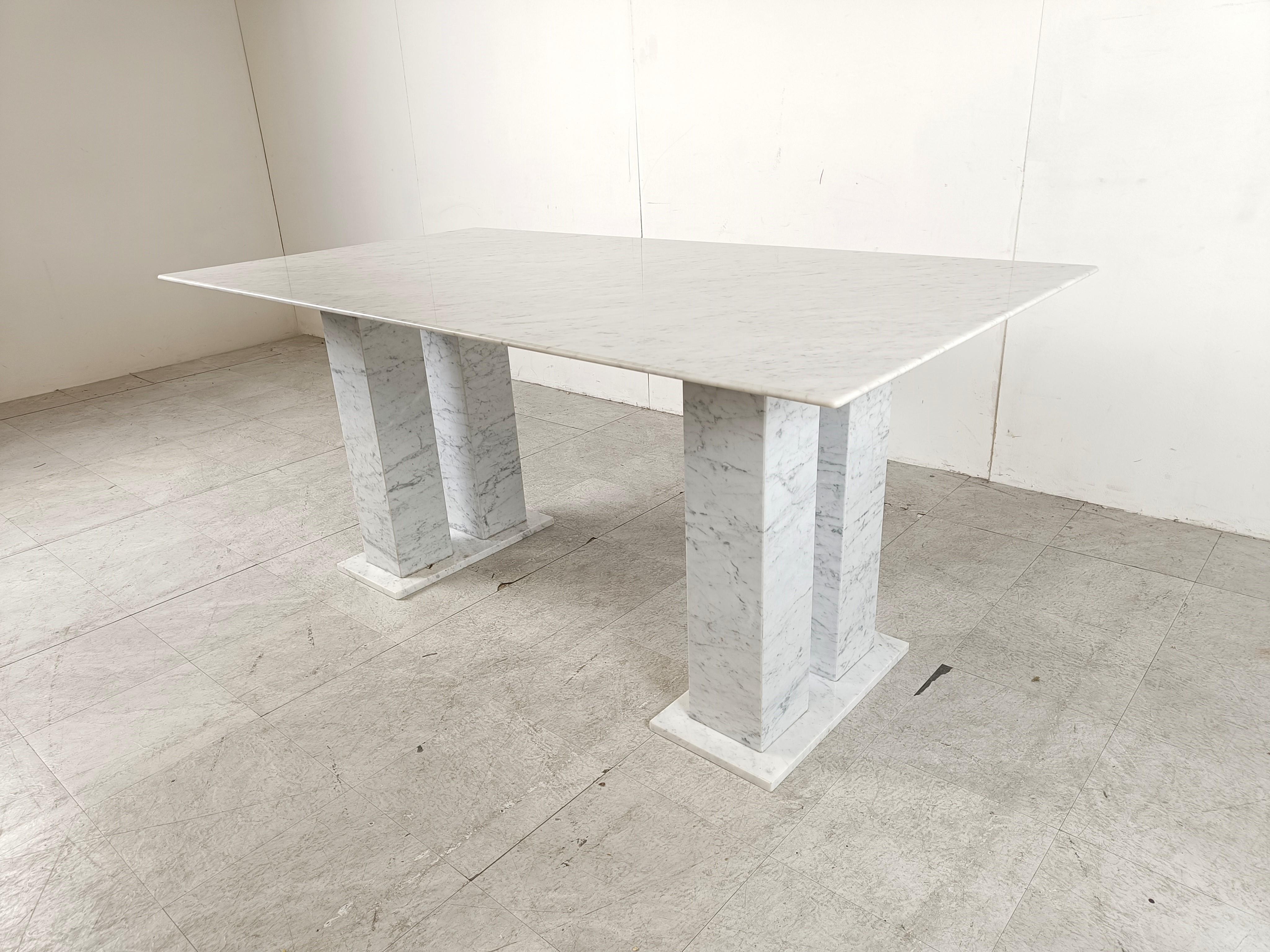 Mid-Century Modern White marble dining table, 1970s For Sale