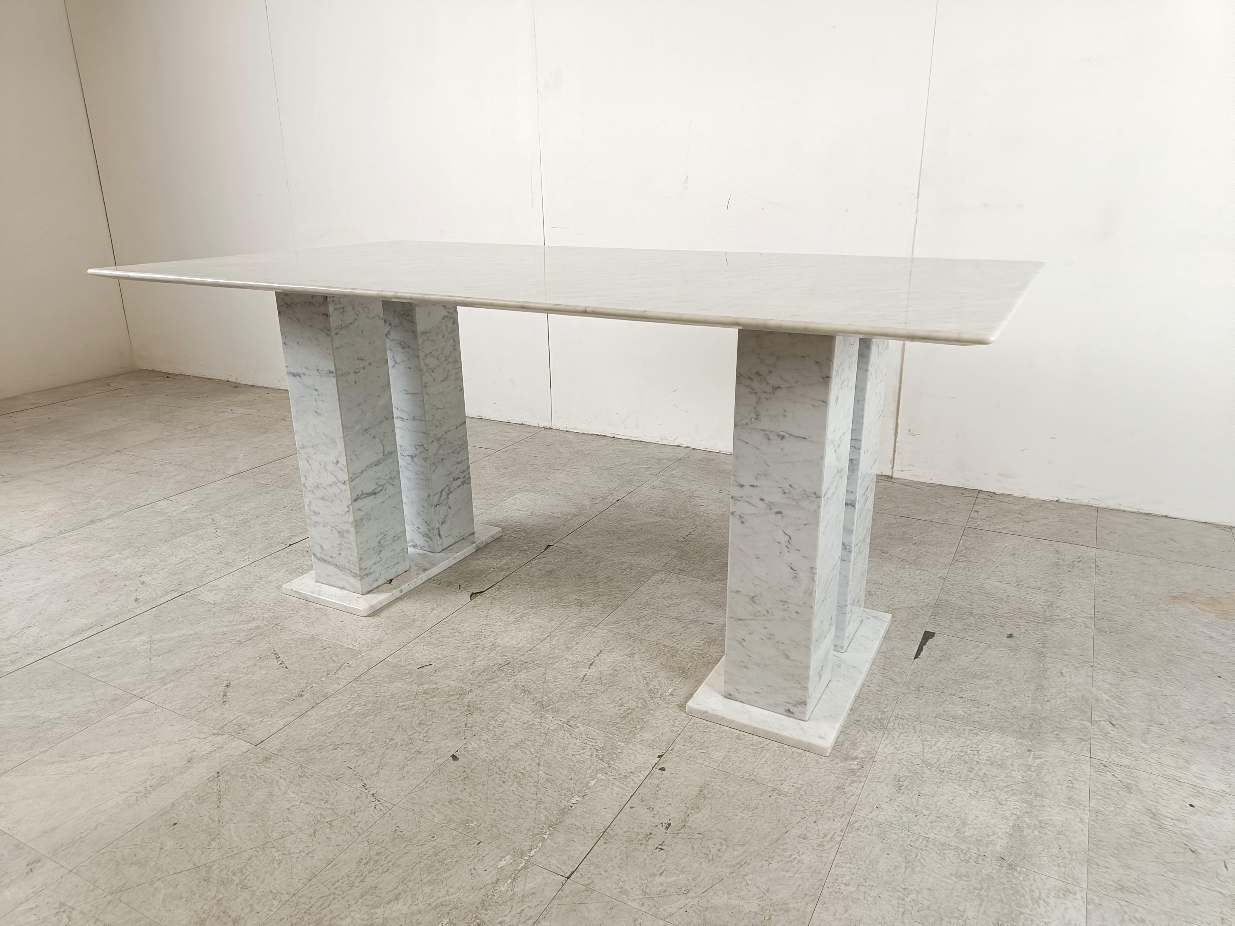 White marble dining table, 1970s For Sale 2