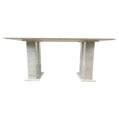 White marble dining table, 1970s White marble dining table, 1970s