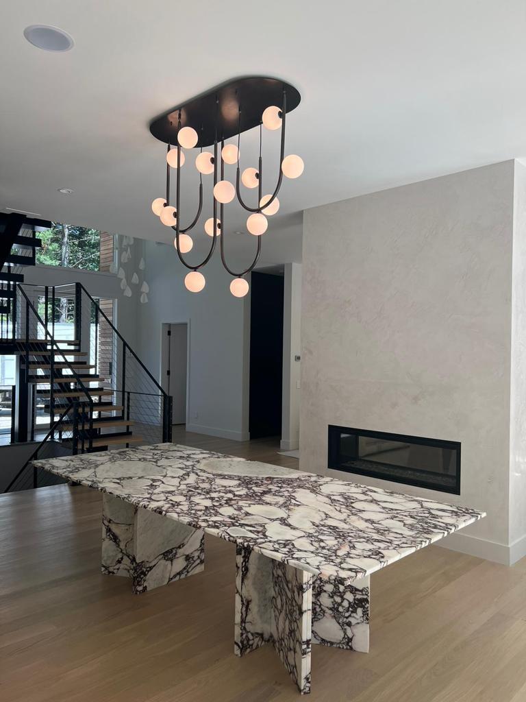 White Marble Dining Table For Sale at 1stDibs